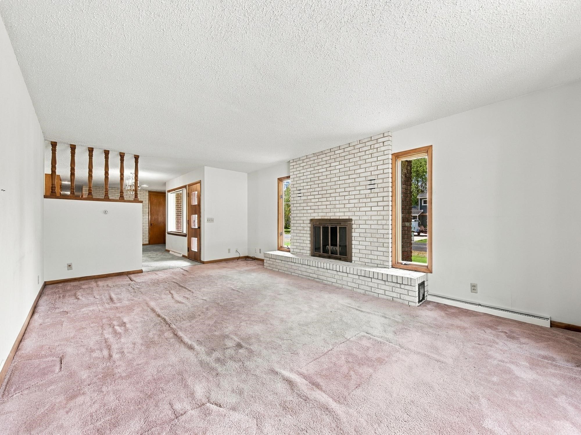 601 S MARYKNOLL AVENUE, Marshfield, Wisconsin 54449, 4 Bedrooms Bedrooms, ,3 BathroomsBathrooms,Residential,For Sale,601 S MARYKNOLL AVENUE,22604580