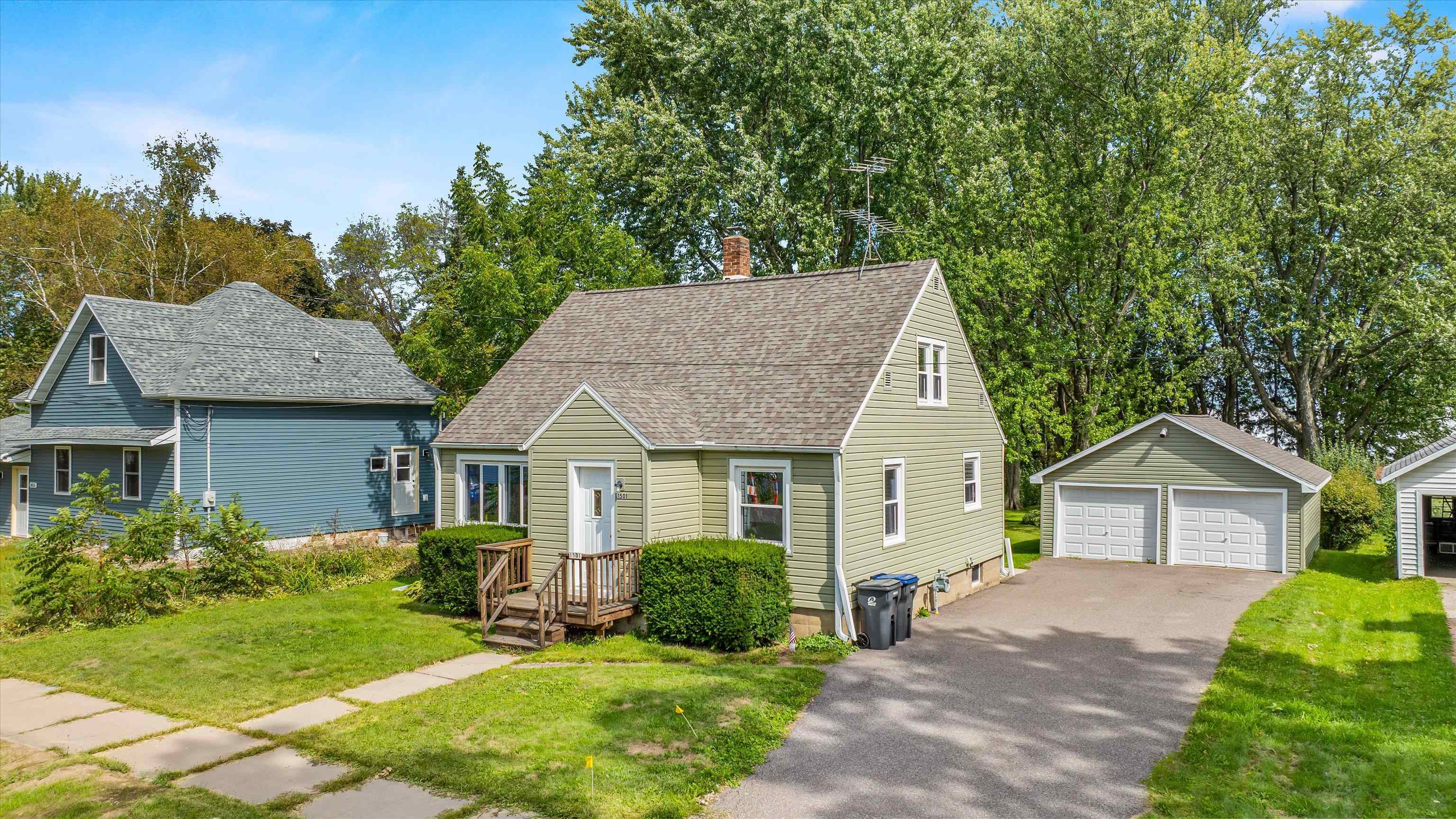 1501 S CHERRY AVENUE, Marshfield, Wisconsin 54449, 4 Bedrooms Bedrooms, ,2 BathroomsBathrooms,Residential,For Sale,1501 S CHERRY AVENUE,22604584