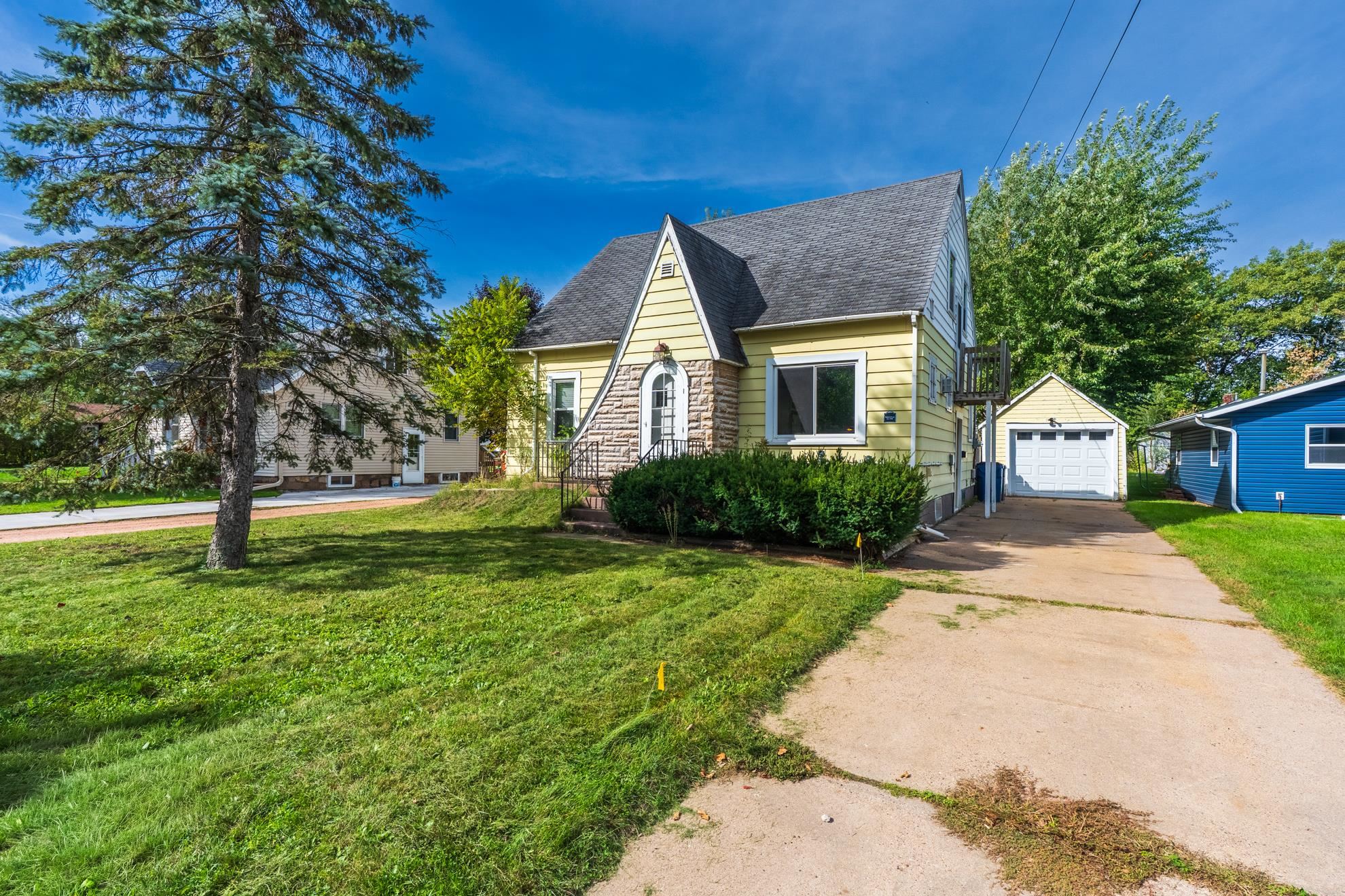202 FRANCES STREET, Rothschild, Wisconsin 54474, 3 Bedrooms Bedrooms, ,1 BathroomBathrooms,Residential,For Sale,202 FRANCES STREET,22604585