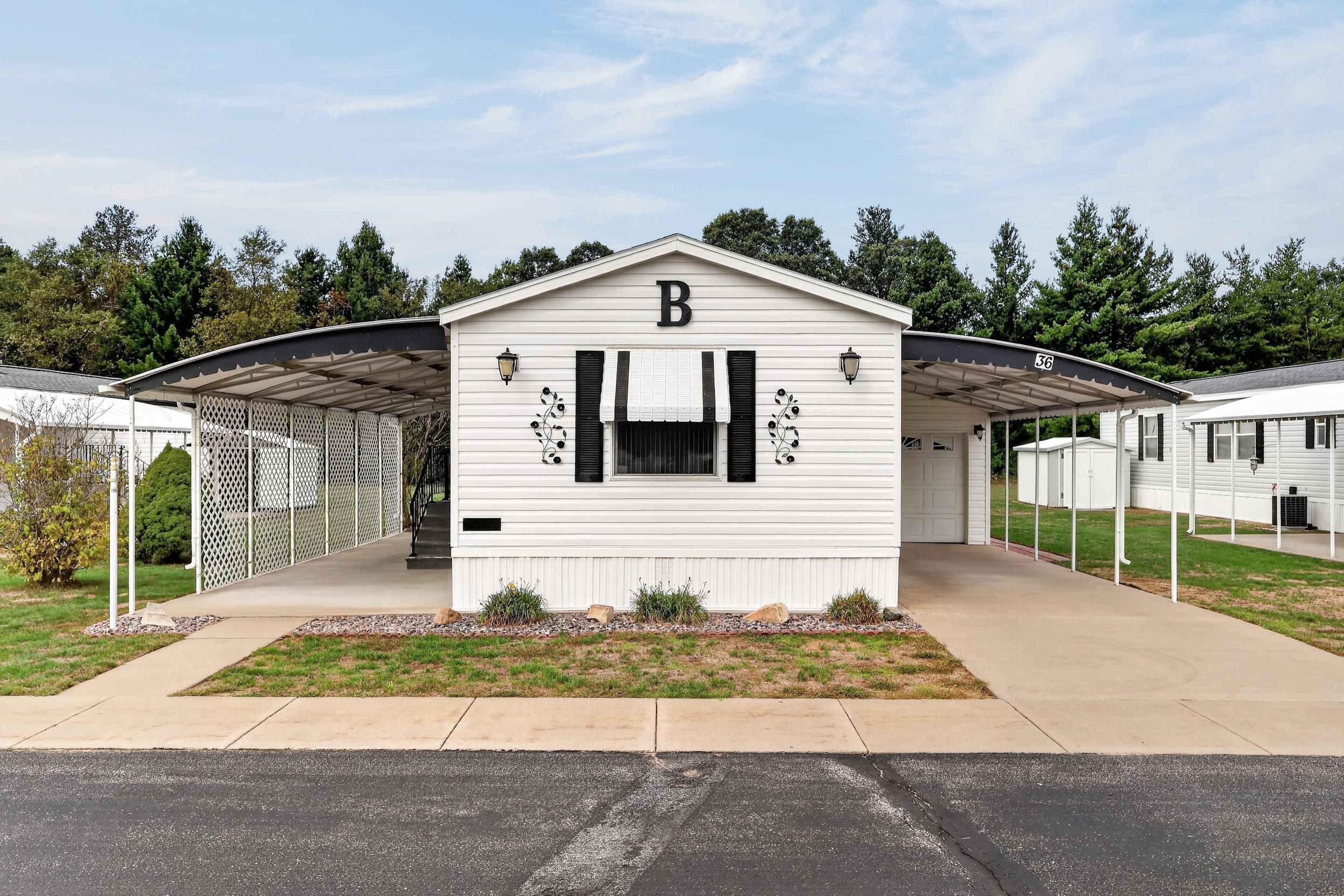 8311 STATE HIGHWAY 13 SOUTH, Wisconsin Rapids, Wisconsin 54494, 2 Bedrooms Bedrooms, ,2 BathroomsBathrooms,Residential,For Sale,8311 STATE HIGHWAY 13 SOUTH,22604586