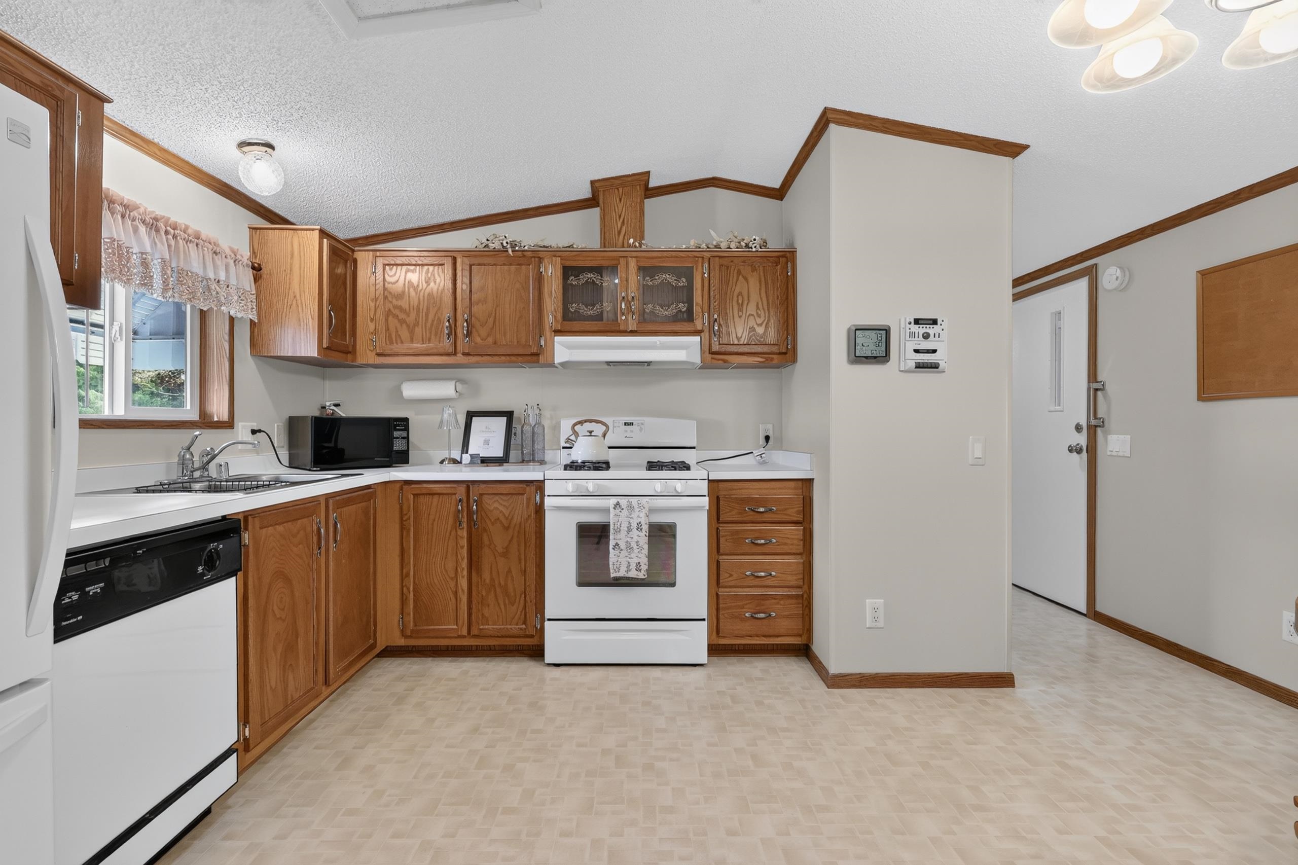 8311 STATE HIGHWAY 13 SOUTH, Wisconsin Rapids, Wisconsin 54494, 2 Bedrooms Bedrooms, ,2 BathroomsBathrooms,Residential,For Sale,8311 STATE HIGHWAY 13 SOUTH,22604586