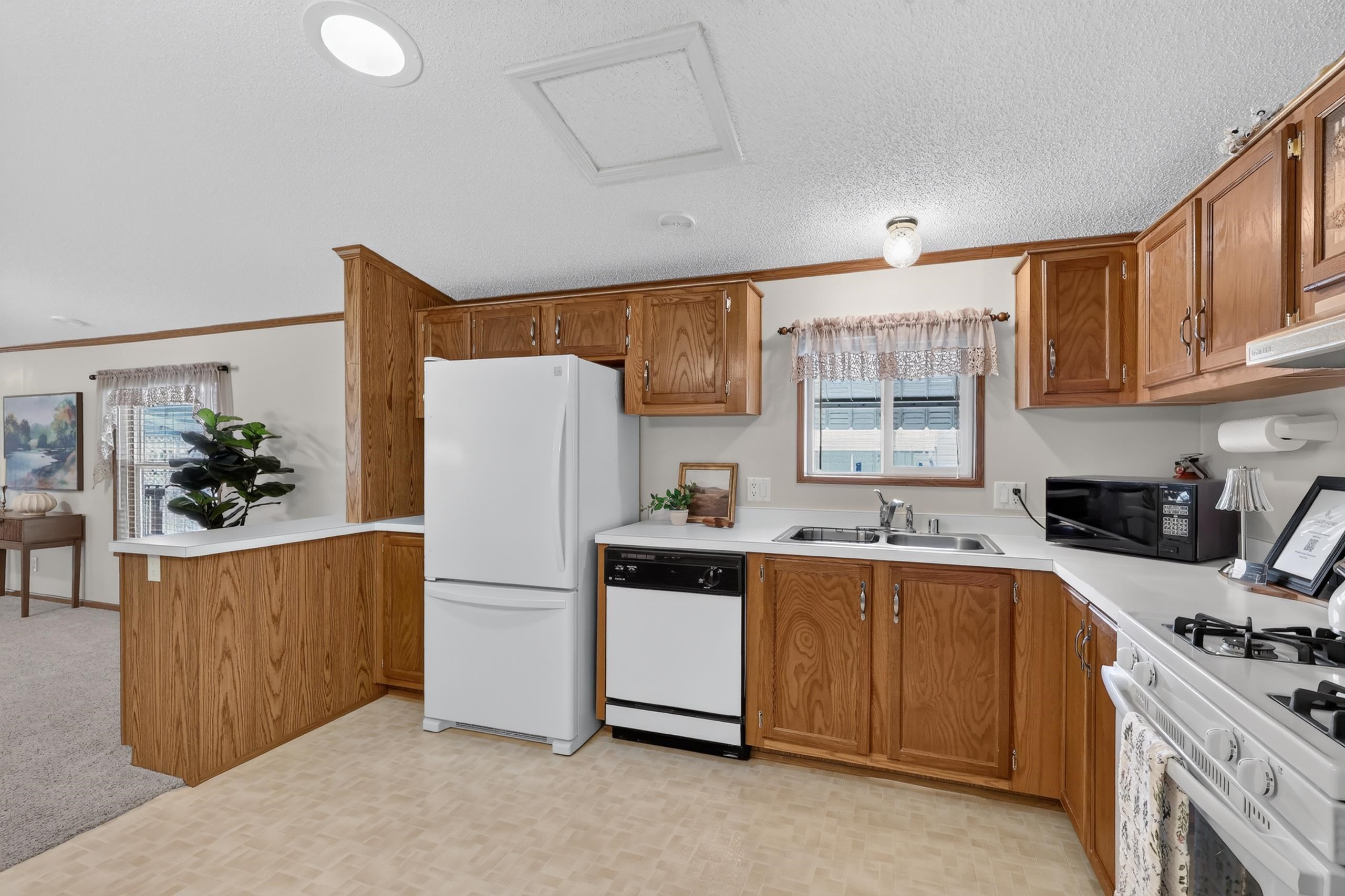 8311 STATE HIGHWAY 13 SOUTH, Wisconsin Rapids, Wisconsin 54494, 2 Bedrooms Bedrooms, ,2 BathroomsBathrooms,Residential,For Sale,8311 STATE HIGHWAY 13 SOUTH,22604586