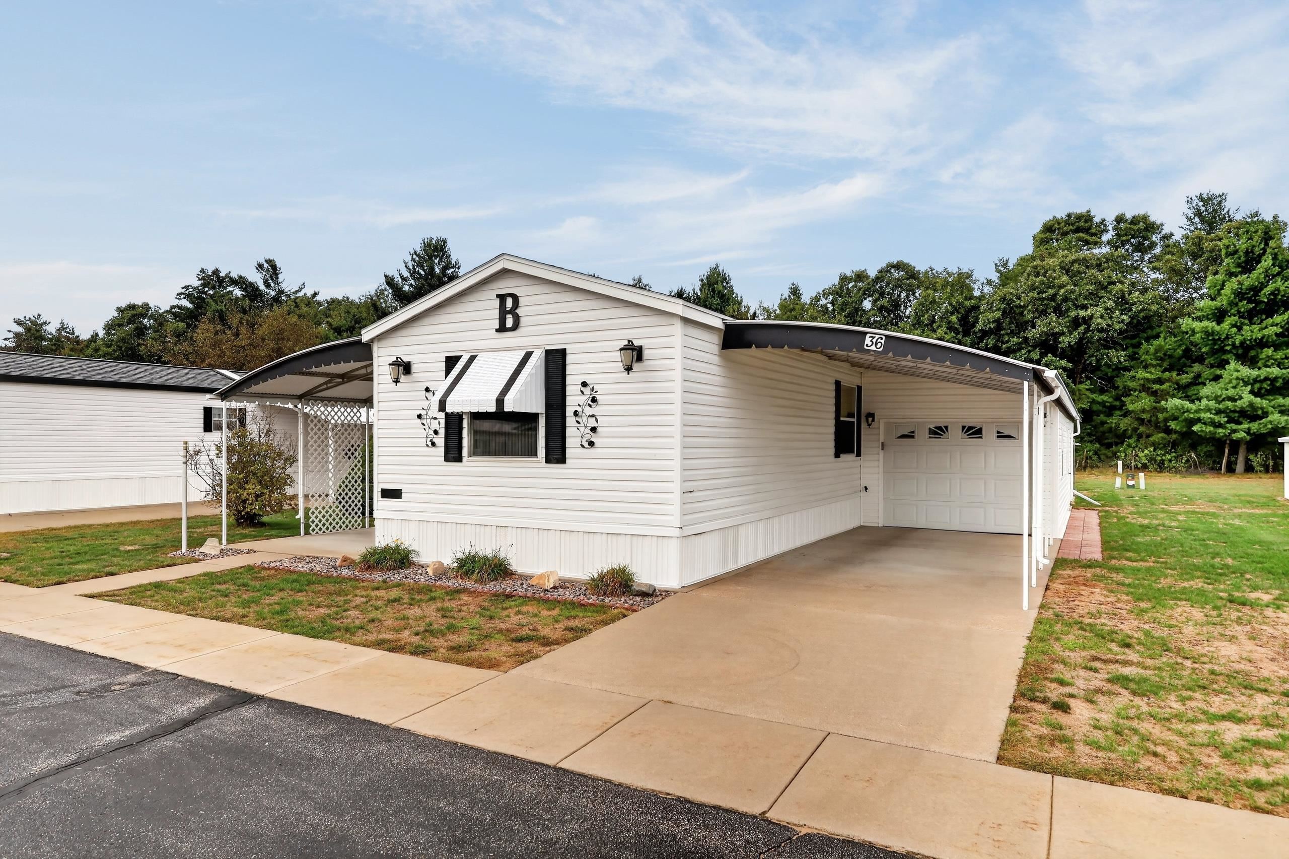 8311 STATE HIGHWAY 13 SOUTH, Wisconsin Rapids, Wisconsin 54494, 2 Bedrooms Bedrooms, ,2 BathroomsBathrooms,Residential,For Sale,8311 STATE HIGHWAY 13 SOUTH,22604586