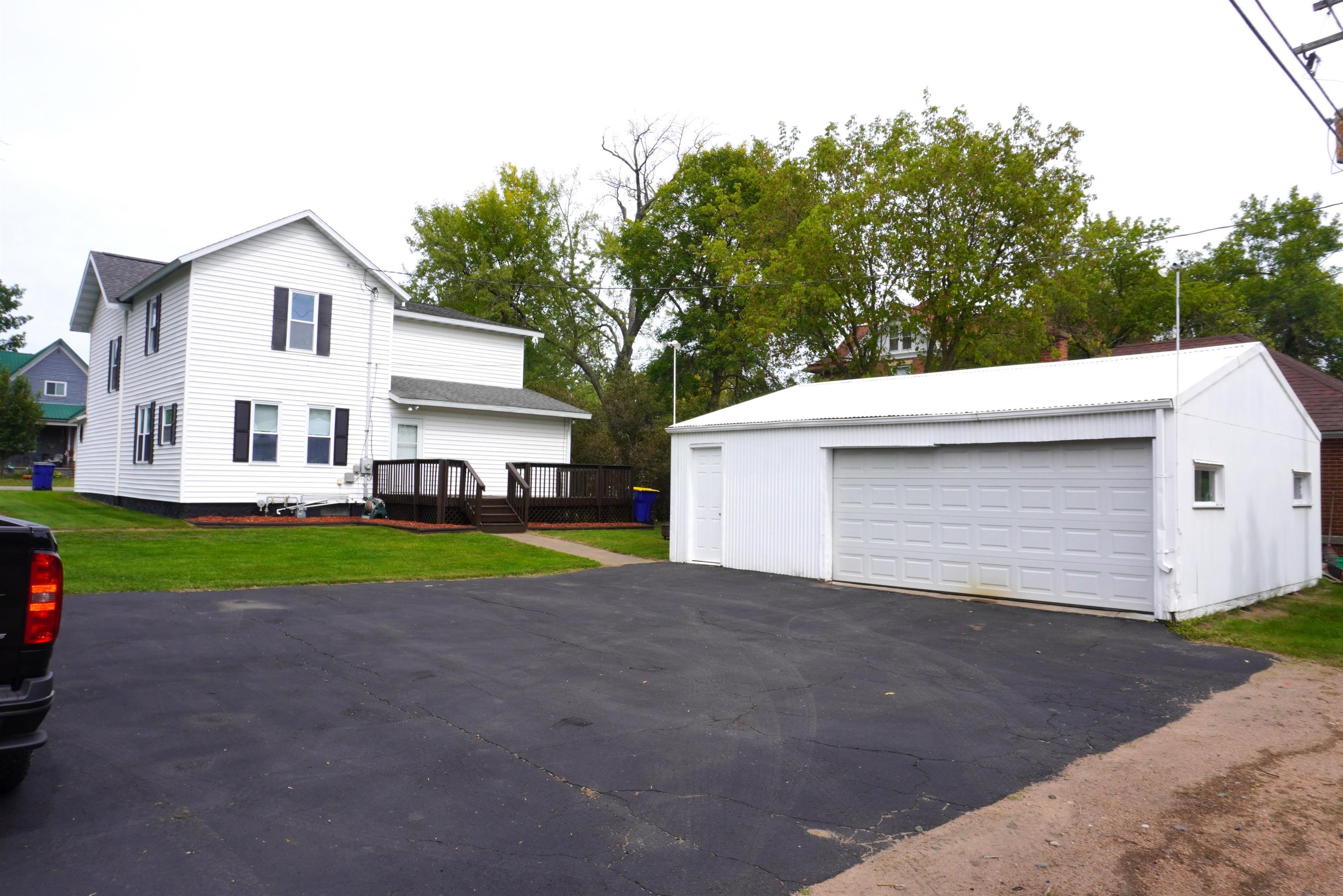 1605 E MAIN STREET, Merrill, Wisconsin 54452, 6 Bedrooms Bedrooms, ,2 BathroomsBathrooms,Residential,For Sale,1605 E MAIN STREET,22604591