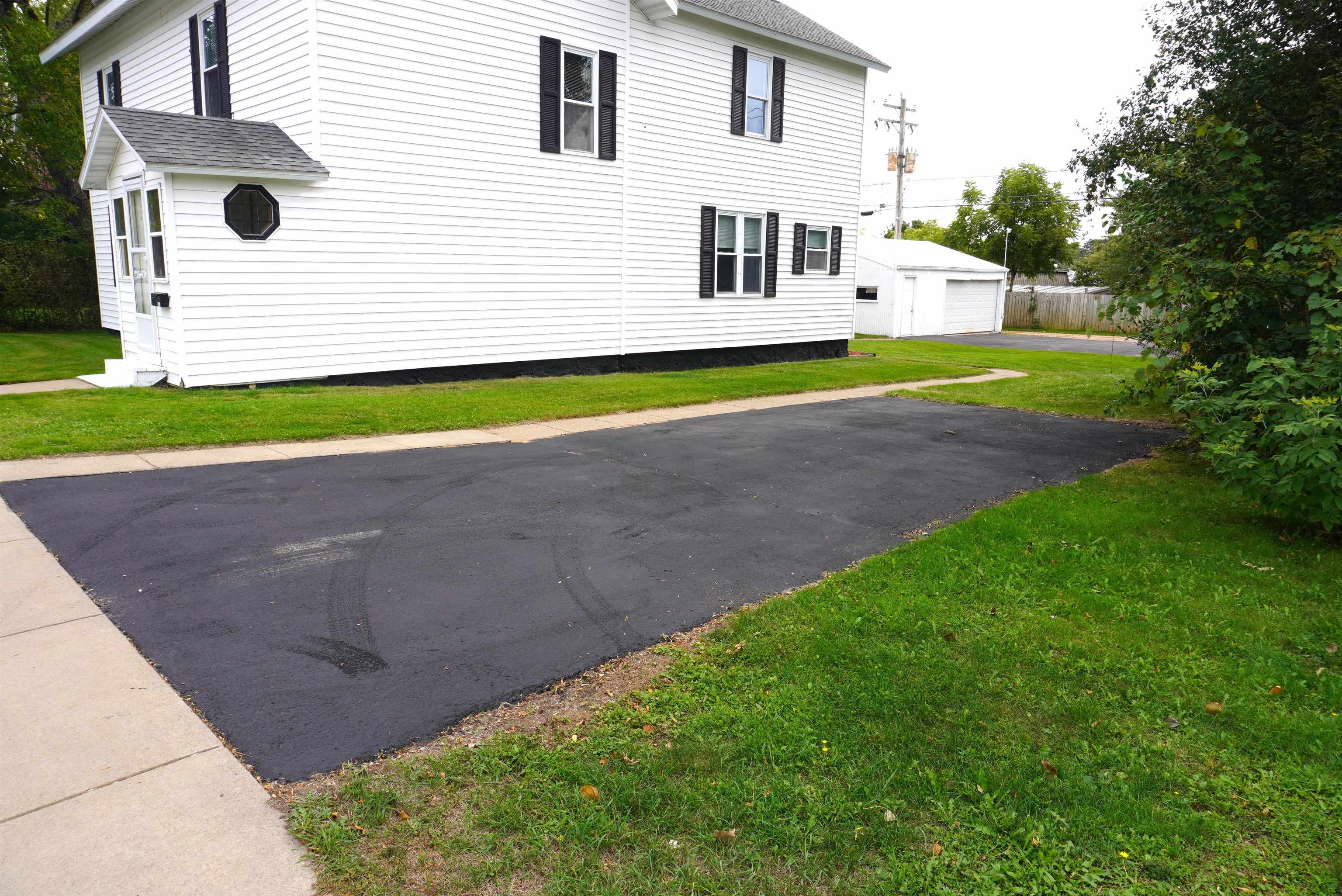 1605 E MAIN STREET, Merrill, Wisconsin 54452, 6 Bedrooms Bedrooms, ,2 BathroomsBathrooms,Residential,For Sale,1605 E MAIN STREET,22604591