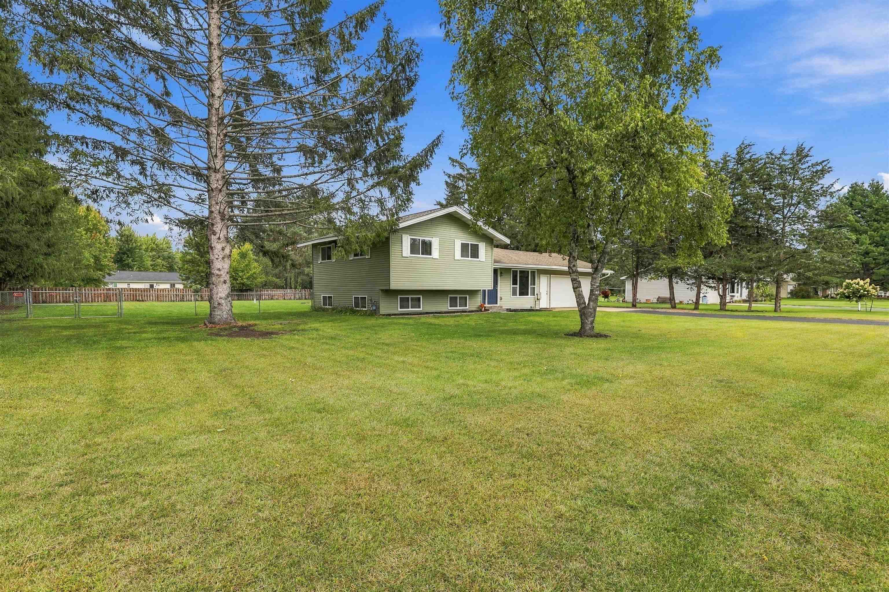 8331 CEDAR LANE, Wisconsin Rapids, Wisconsin 54494, 3 Bedrooms Bedrooms, ,1 BathroomBathrooms,Residential,For Sale,8331 CEDAR LANE,22604592