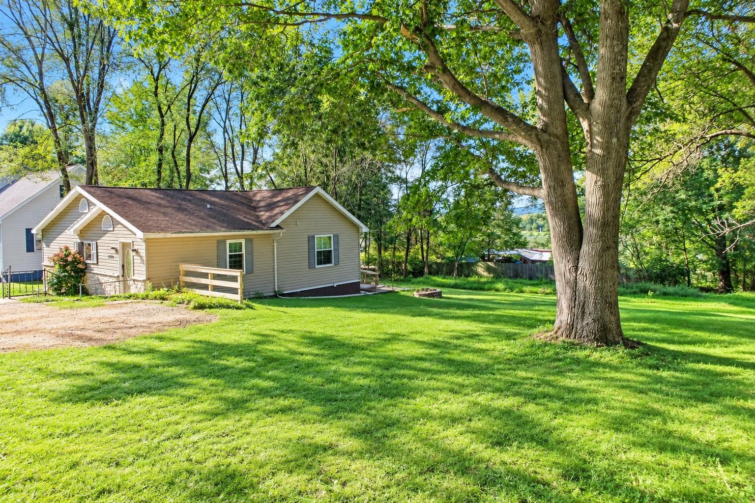 1502 MILWAUKEE AVENUE, Wausau, Wisconsin 54403, 2 Bedrooms Bedrooms, ,1 BathroomBathrooms,Residential,For Sale,1502 MILWAUKEE AVENUE,22604606