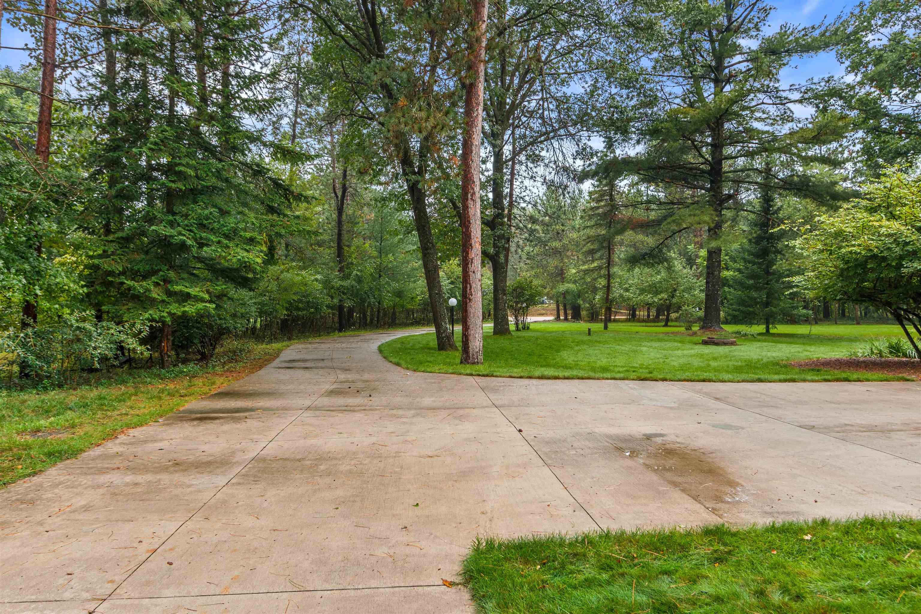 4903 BARBARAS LANE, Stevens Point, Wisconsin 54481, 4 Bedrooms Bedrooms, ,2 BathroomsBathrooms,Residential,For Sale,4903 BARBARAS LANE,22604609