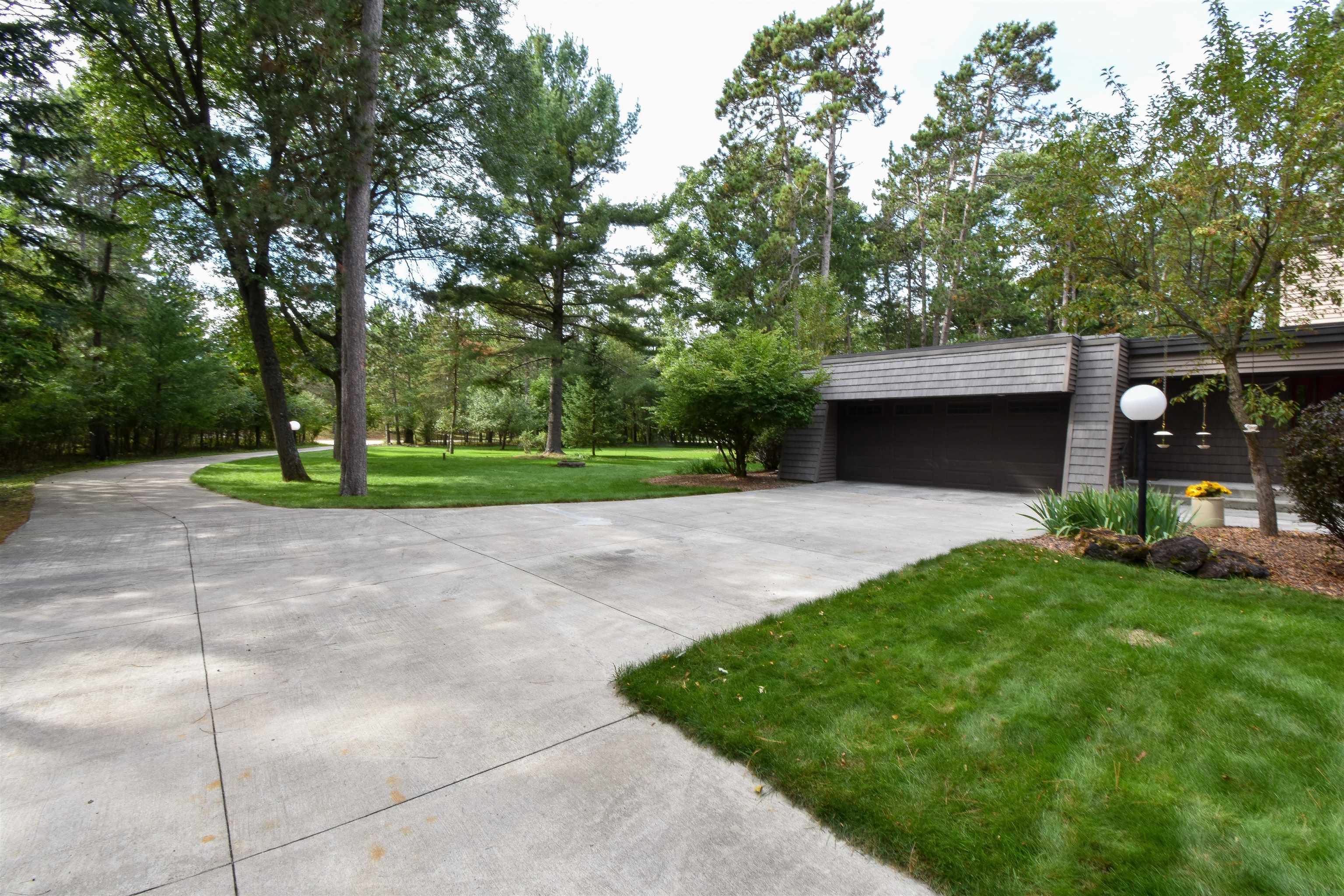 4903 BARBARAS LANE, Stevens Point, Wisconsin 54481, 4 Bedrooms Bedrooms, ,2 BathroomsBathrooms,Residential,For Sale,4903 BARBARAS LANE,22604609