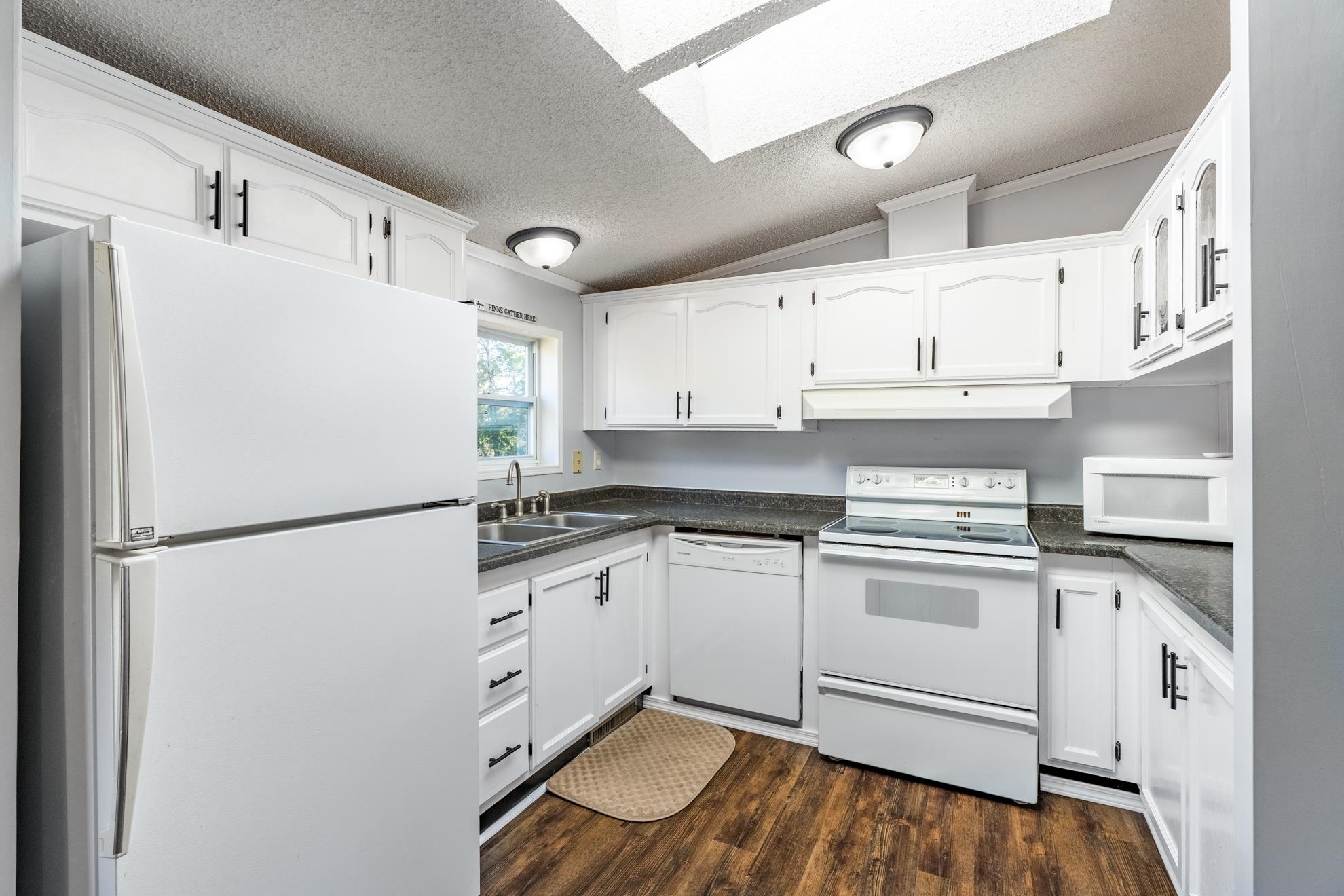 1703 CEDAR AVENUE, Tomahawk, Wisconsin 54487, 4 Bedrooms Bedrooms, ,2 BathroomsBathrooms,Residential,For Sale,1703 CEDAR AVENUE,22604611