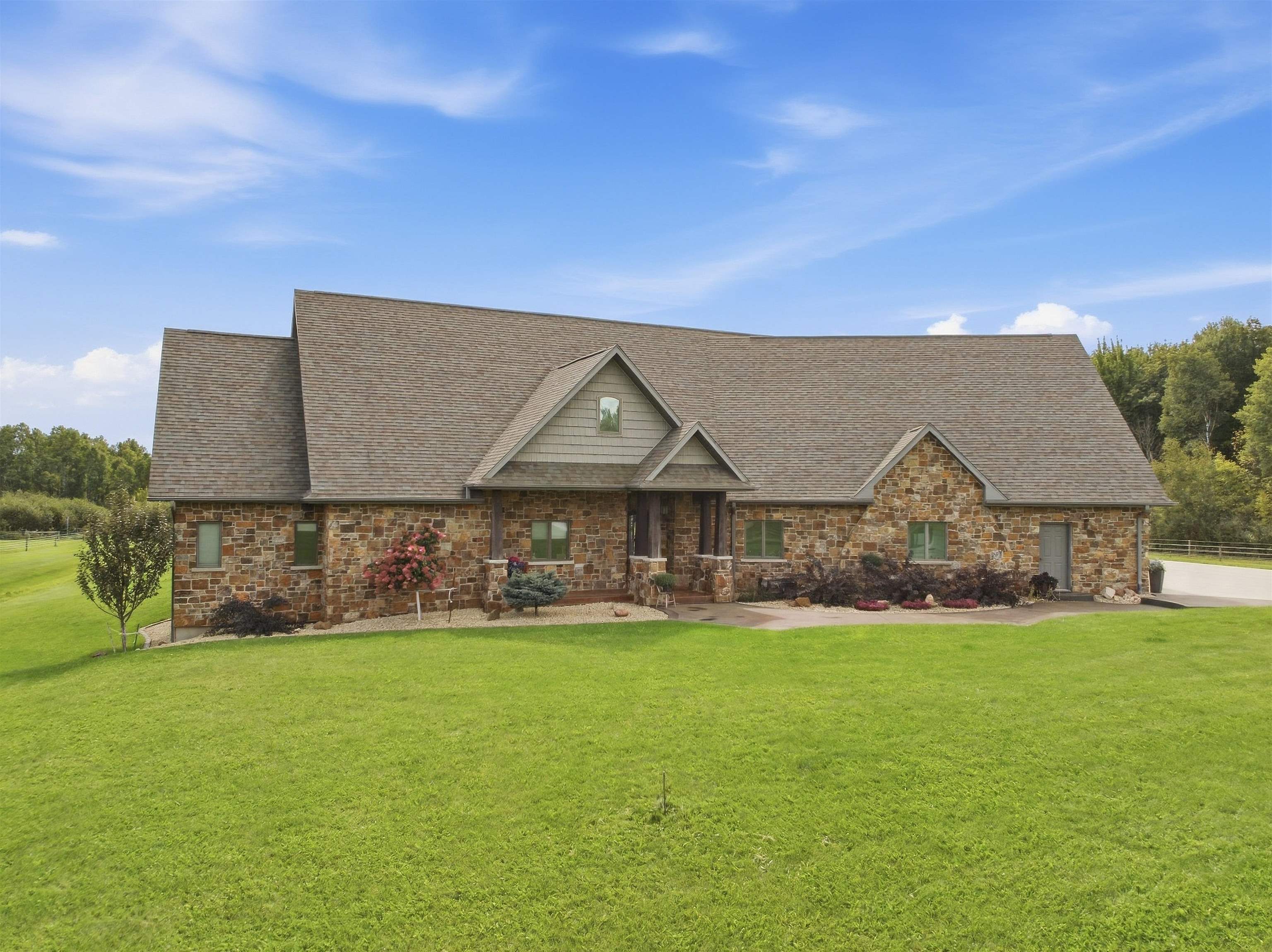 9073 RICHFIELD DRIVE, Marshfield, Wisconsin 54449, 6 Bedrooms Bedrooms, ,3 BathroomsBathrooms,Residential,For Sale,9073 RICHFIELD DRIVE,22604619