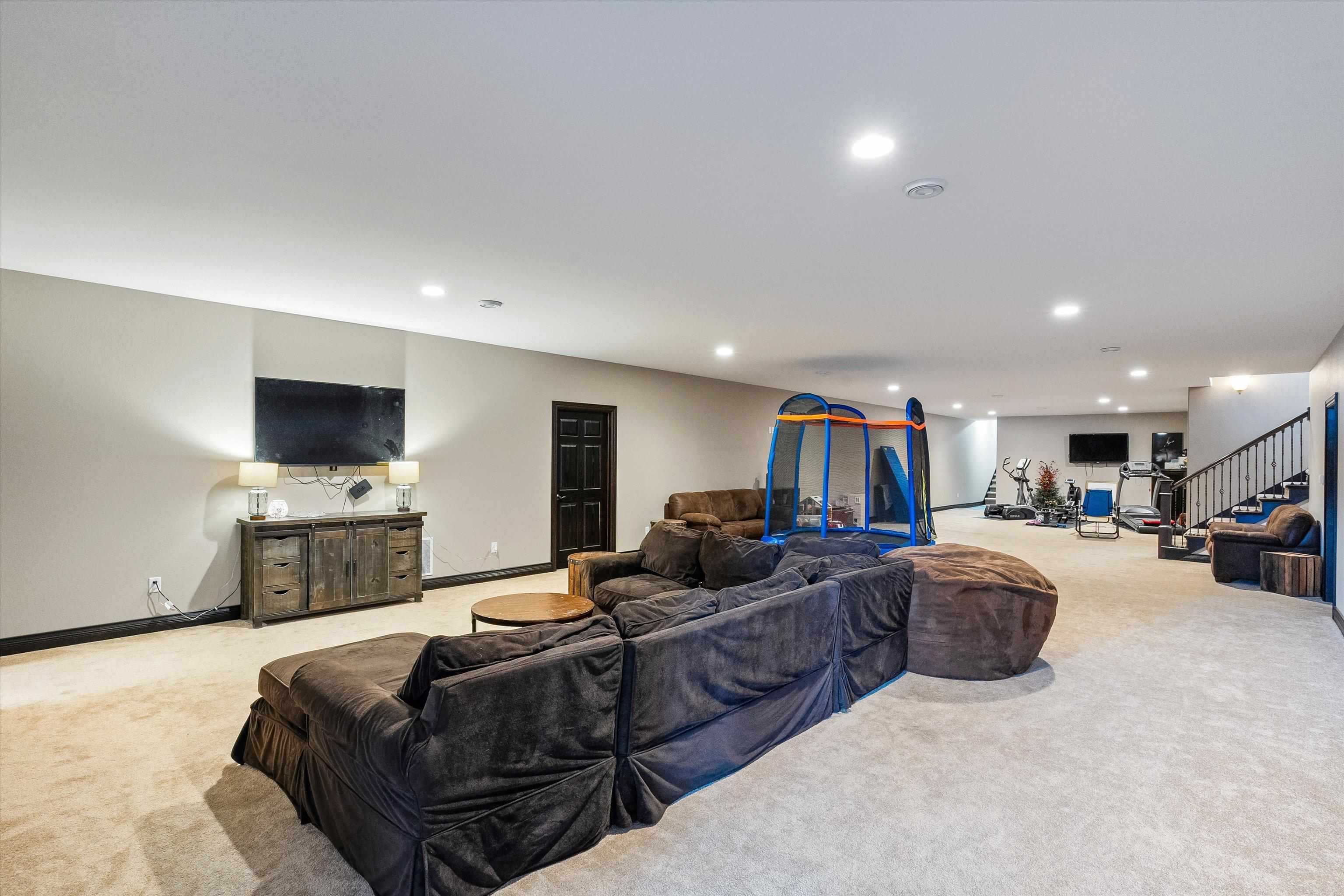 9073 RICHFIELD DRIVE, Marshfield, Wisconsin 54449, 6 Bedrooms Bedrooms, ,3 BathroomsBathrooms,Residential,For Sale,9073 RICHFIELD DRIVE,22604619