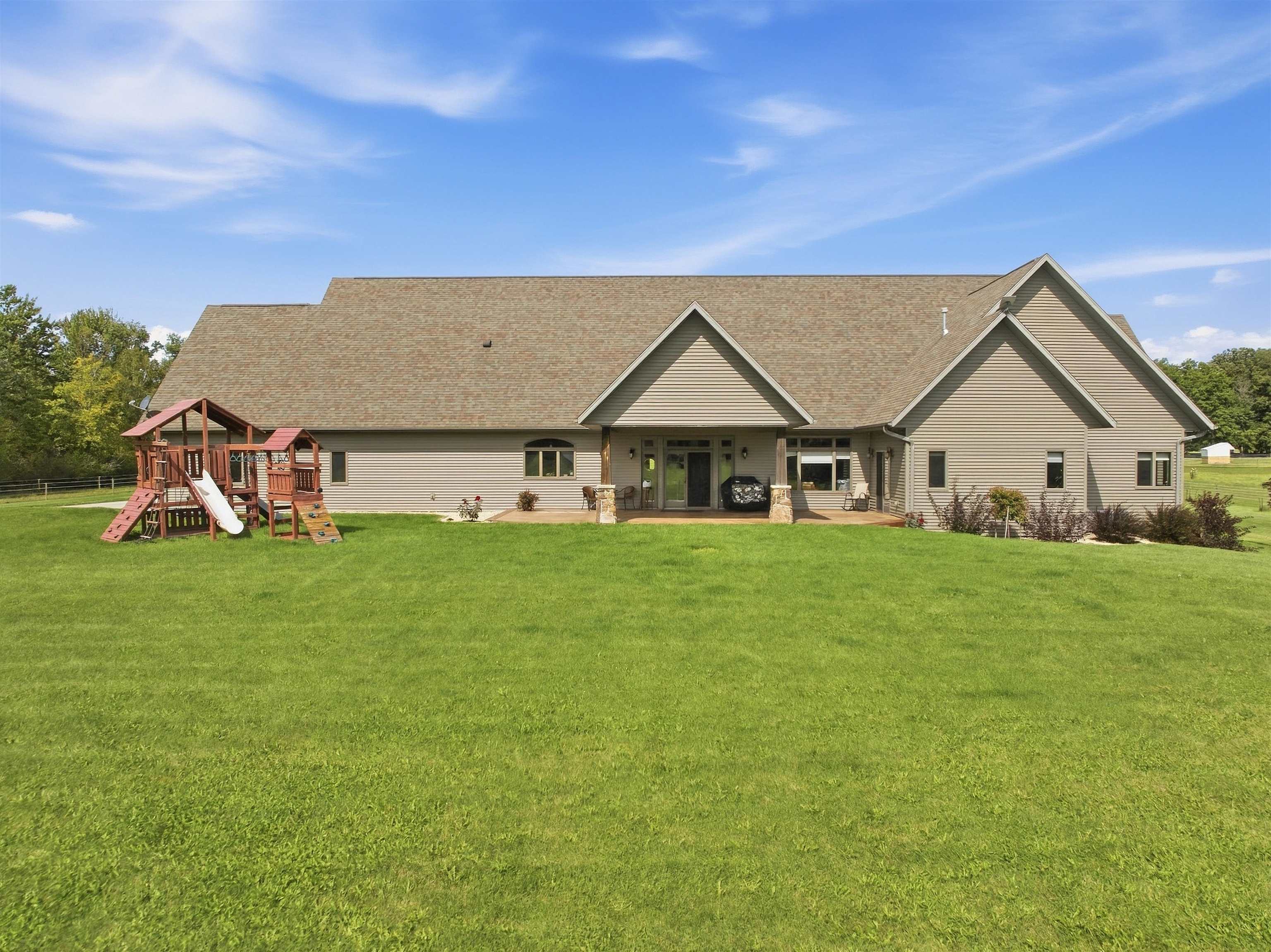 9073 RICHFIELD DRIVE, Marshfield, Wisconsin 54449, 6 Bedrooms Bedrooms, ,3 BathroomsBathrooms,Residential,For Sale,9073 RICHFIELD DRIVE,22604619