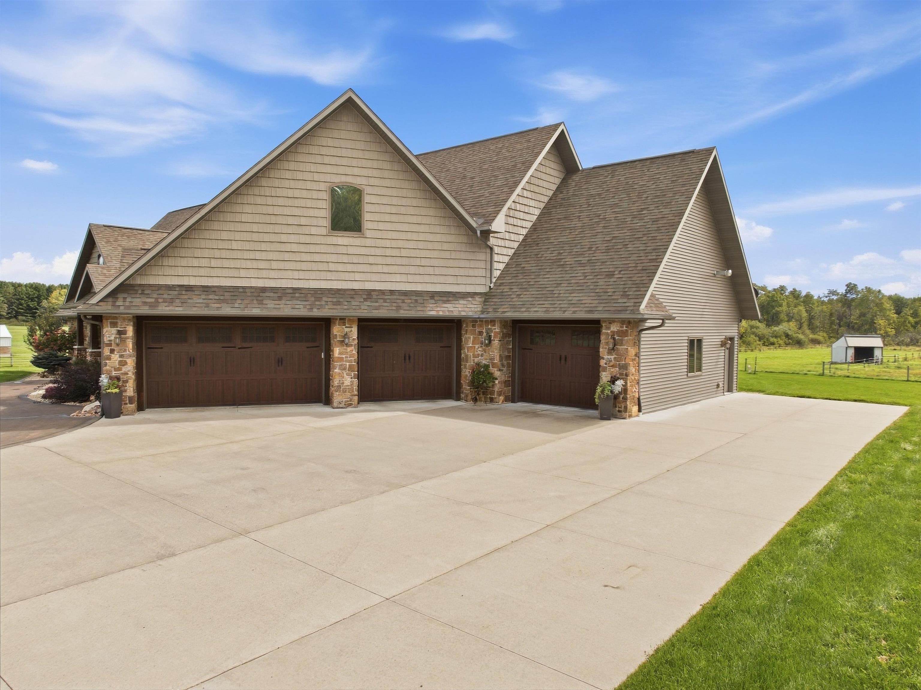 9073 RICHFIELD DRIVE, Marshfield, Wisconsin 54449, 6 Bedrooms Bedrooms, ,3 BathroomsBathrooms,Residential,For Sale,9073 RICHFIELD DRIVE,22604619