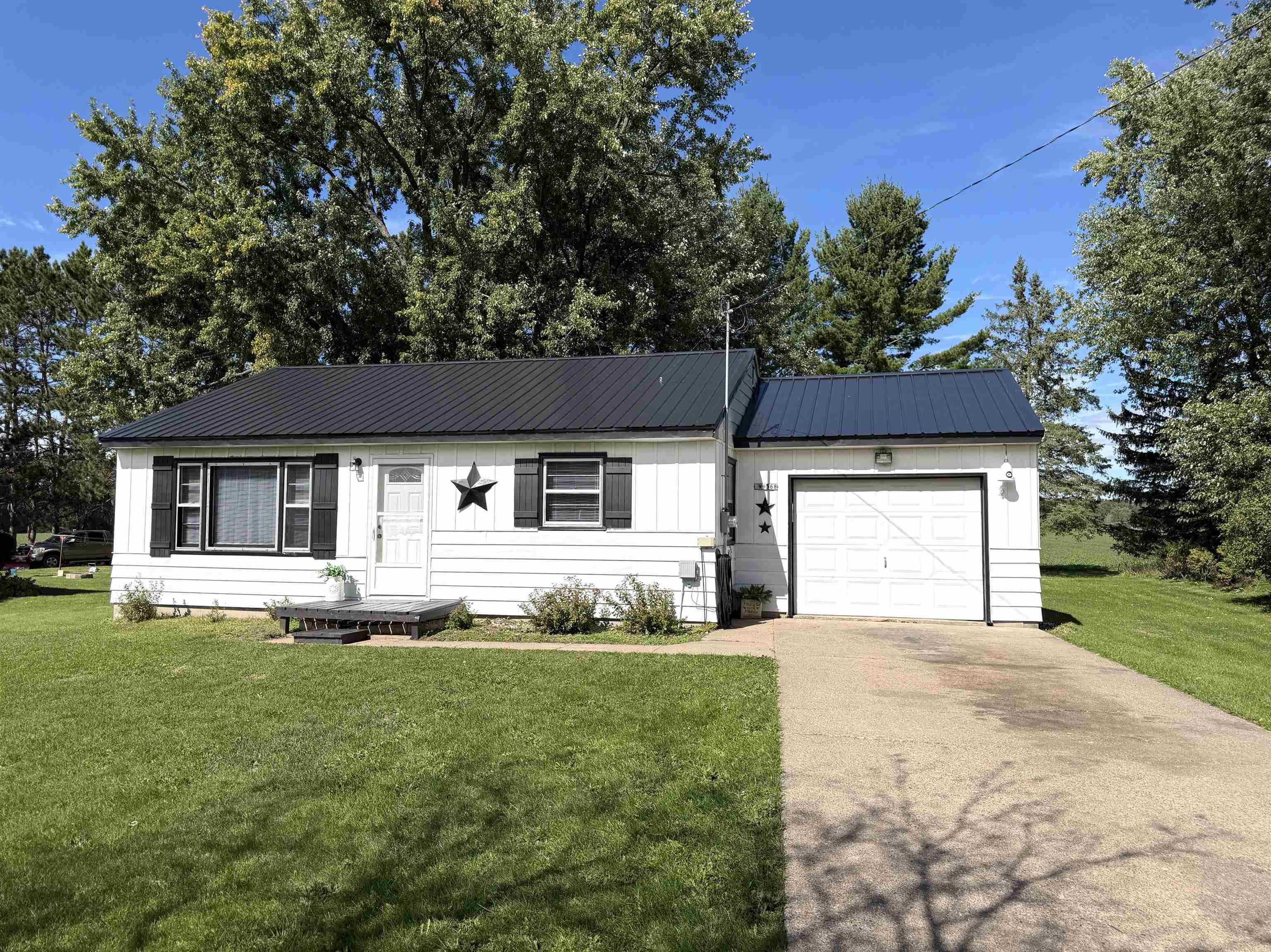 W9568 NORTH AVENUE, Antigo, Wisconsin 54409, 2 Bedrooms Bedrooms, ,1 BathroomBathrooms,Residential,For Sale,W9568 NORTH AVENUE,22604621