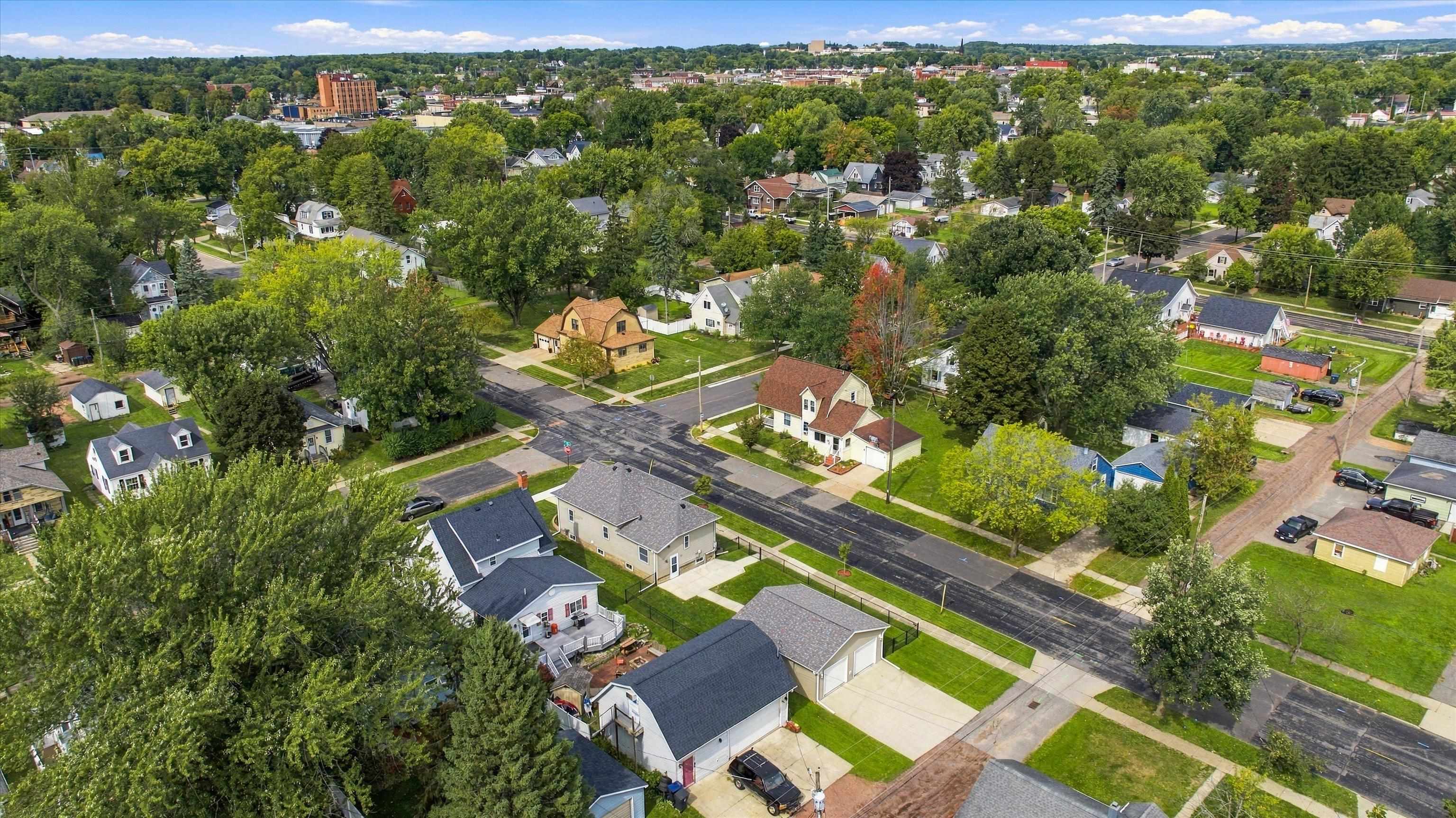 901 S ASH AVENUE, Marshfield, Wisconsin 54449, 2 Bedrooms Bedrooms, ,1 BathroomBathrooms,Residential,For Sale,901 S ASH AVENUE,22604625