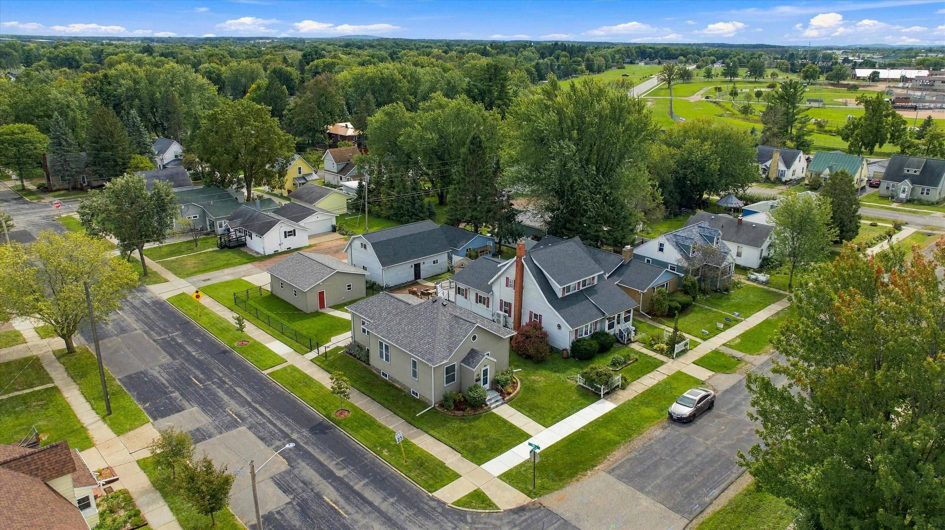 901 S ASH AVENUE, Marshfield, Wisconsin 54449, 2 Bedrooms Bedrooms, ,1 BathroomBathrooms,Residential,For Sale,901 S ASH AVENUE,22604625