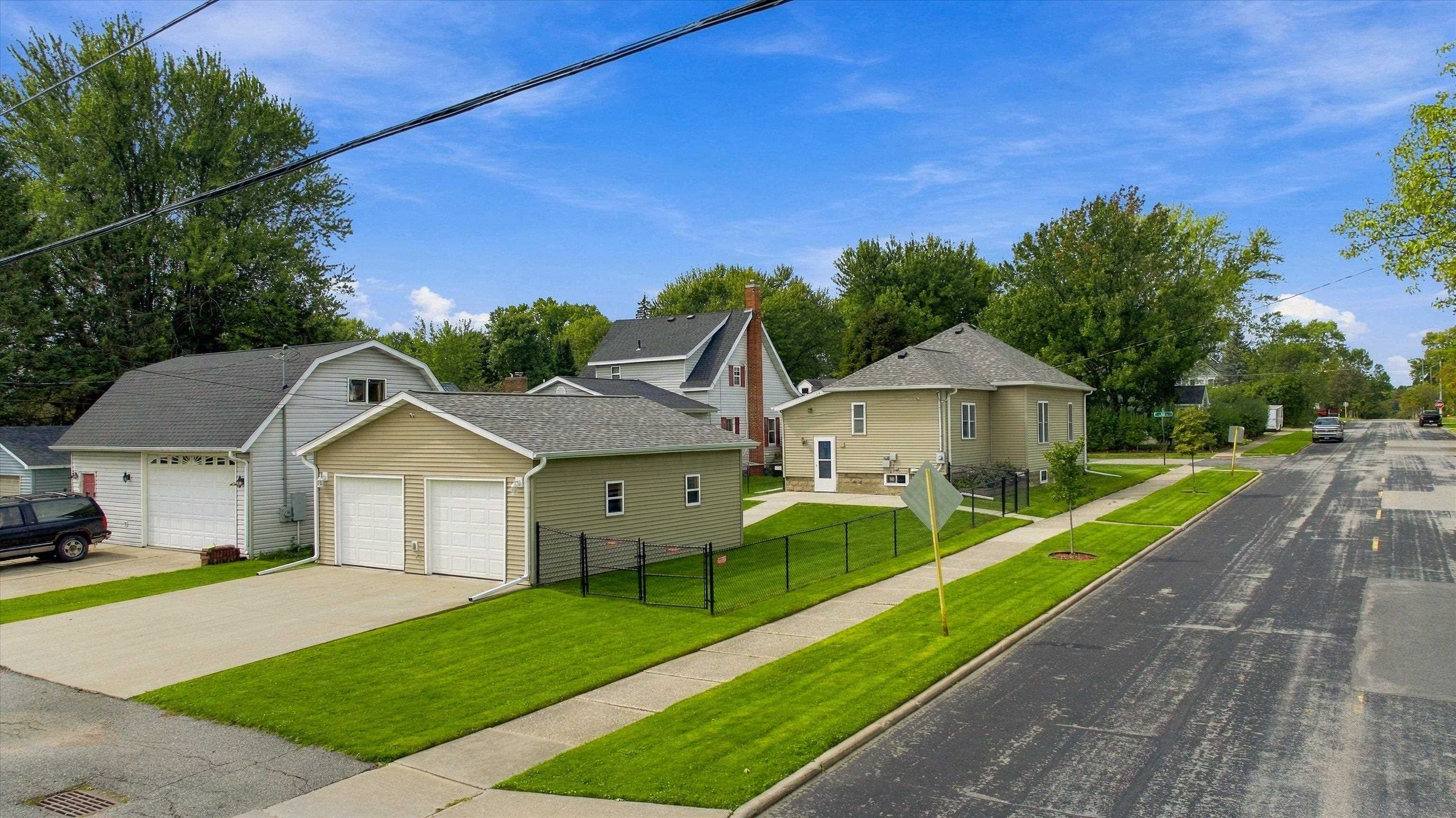 901 S ASH AVENUE, Marshfield, Wisconsin 54449, 2 Bedrooms Bedrooms, ,1 BathroomBathrooms,Residential,For Sale,901 S ASH AVENUE,22604625