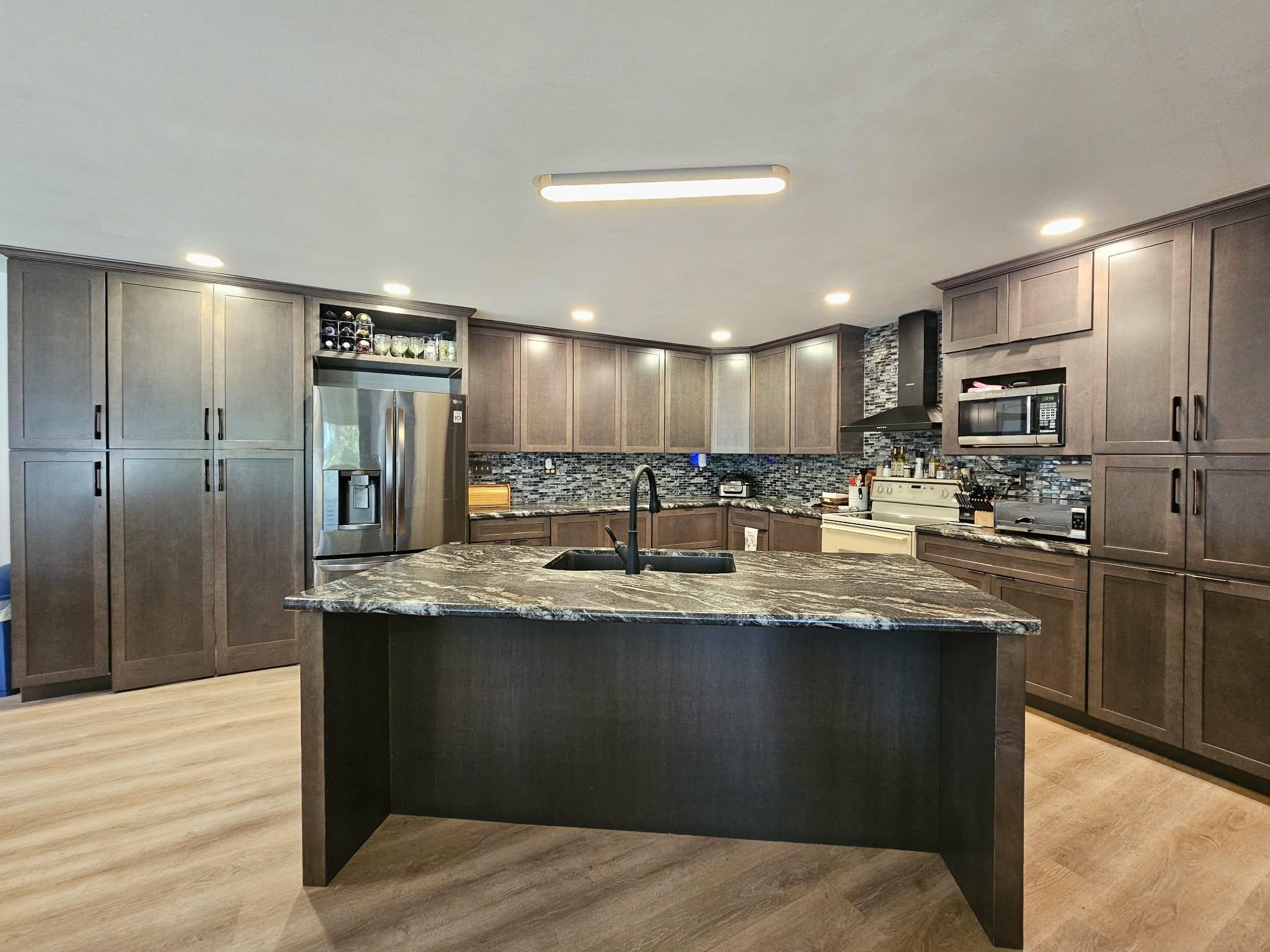 8270 KLONDIKE DRIVE, Marshfield, Wisconsin 54449, 3 Bedrooms Bedrooms, ,2 BathroomsBathrooms,Residential,For Sale,8270 KLONDIKE DRIVE,22604628