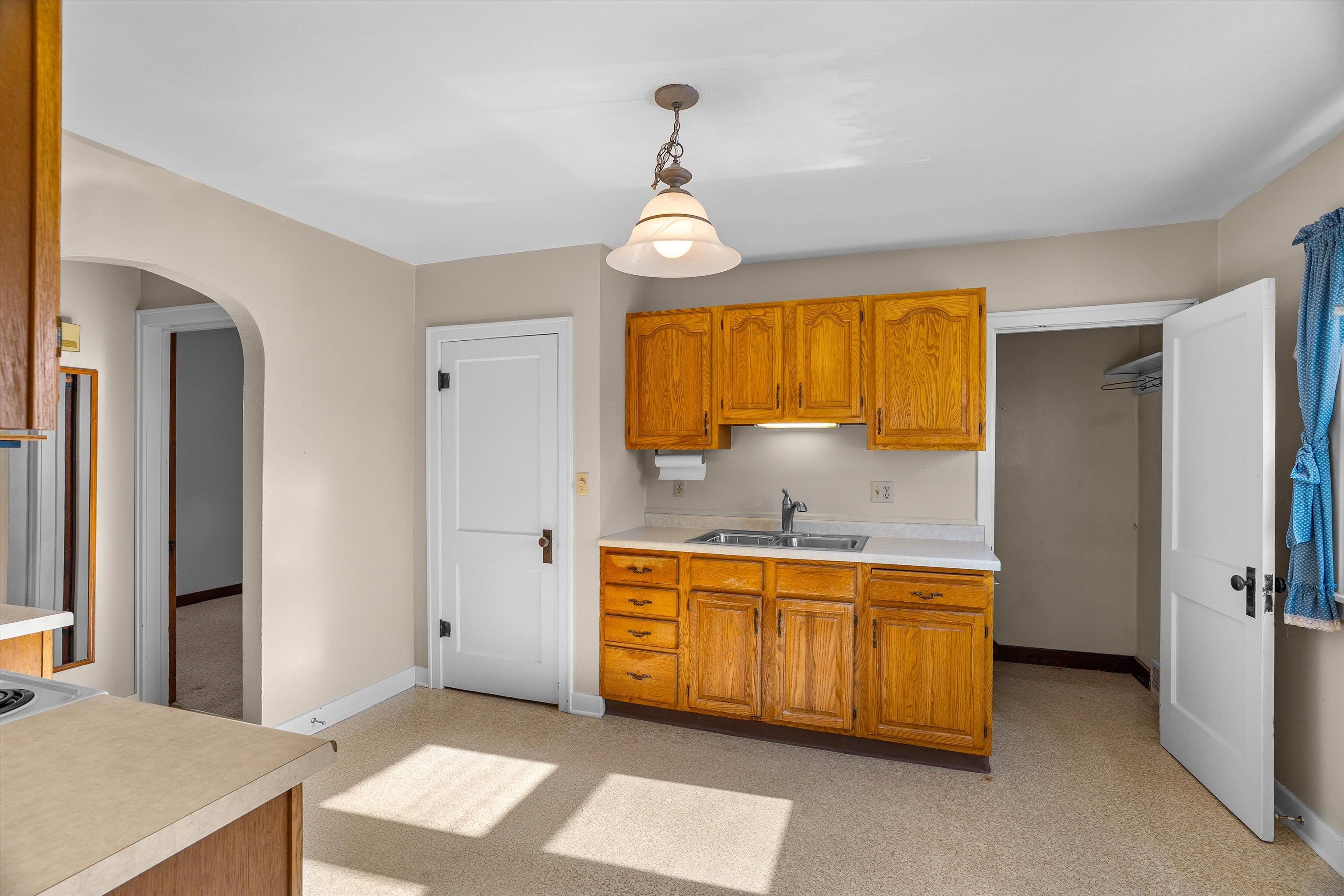 109 W DOEGE STREET, Marshfield, Wisconsin 54449, 4 Bedrooms Bedrooms, ,1 BathroomBathrooms,Residential,For Sale,109 W DOEGE STREET,22604632