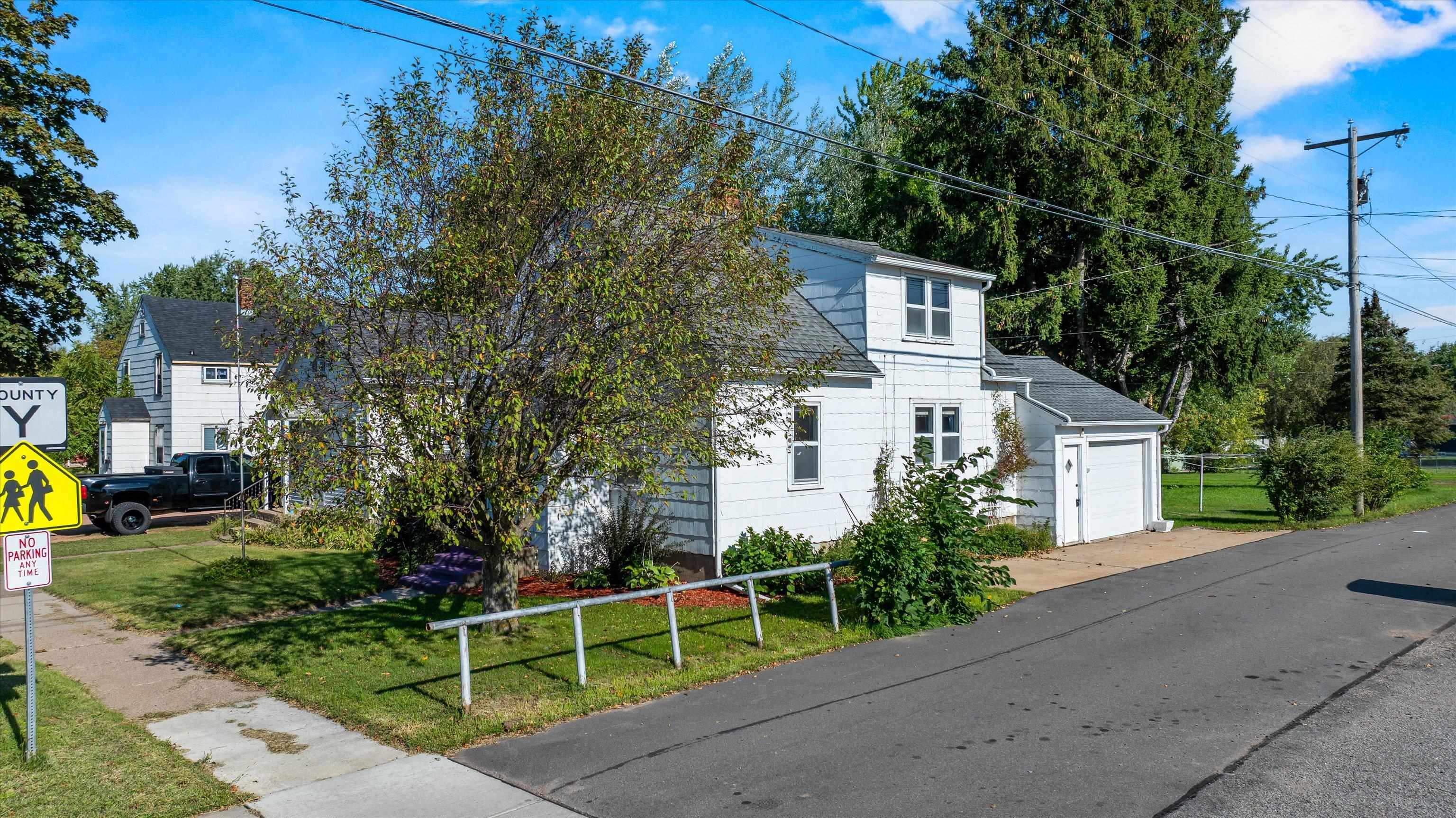 109 W DOEGE STREET, Marshfield, Wisconsin 54449, 4 Bedrooms Bedrooms, ,1 BathroomBathrooms,Residential,For Sale,109 W DOEGE STREET,22604632