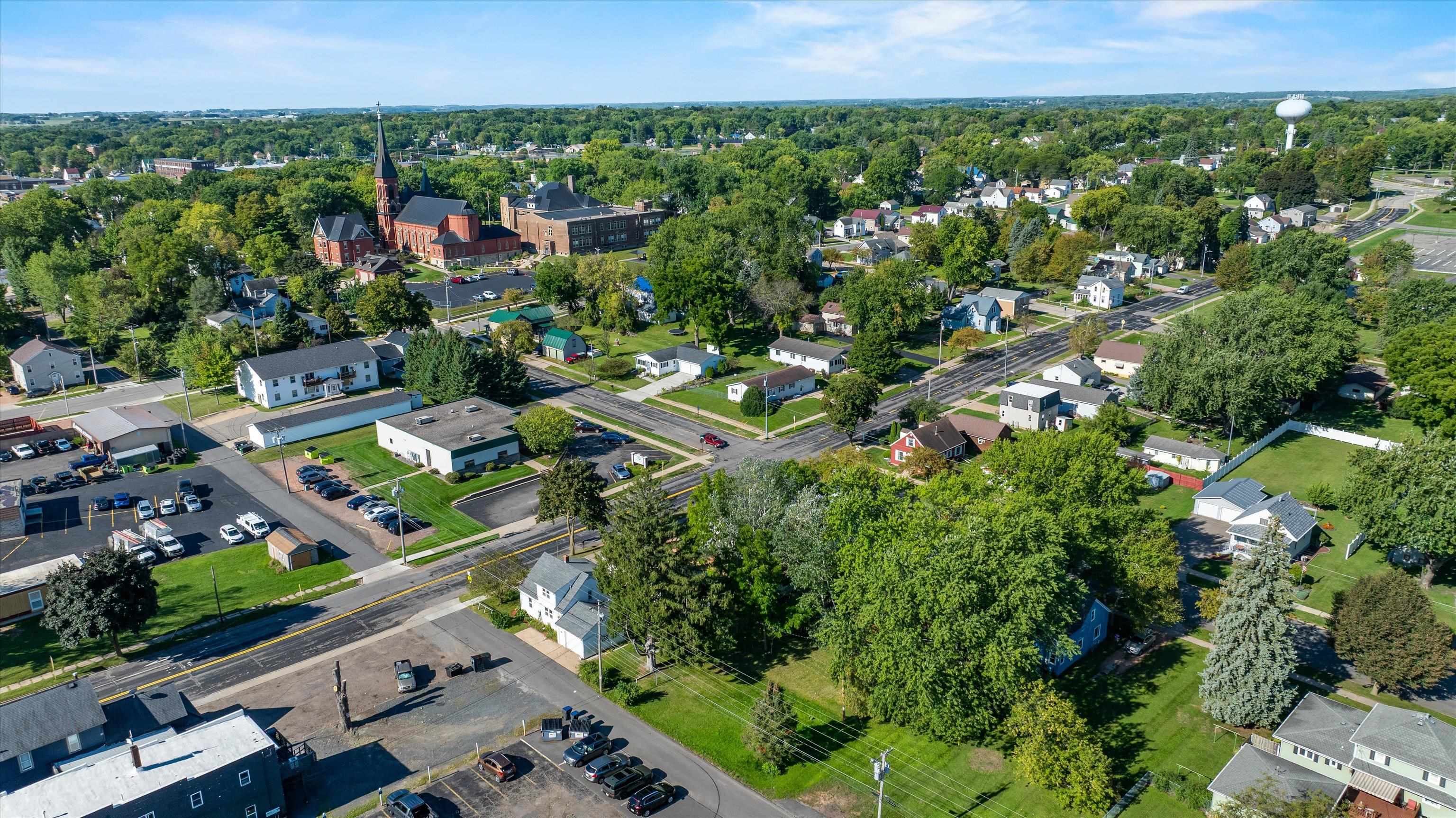 109 W DOEGE STREET, Marshfield, Wisconsin 54449, 4 Bedrooms Bedrooms, ,1 BathroomBathrooms,Residential,For Sale,109 W DOEGE STREET,22604632