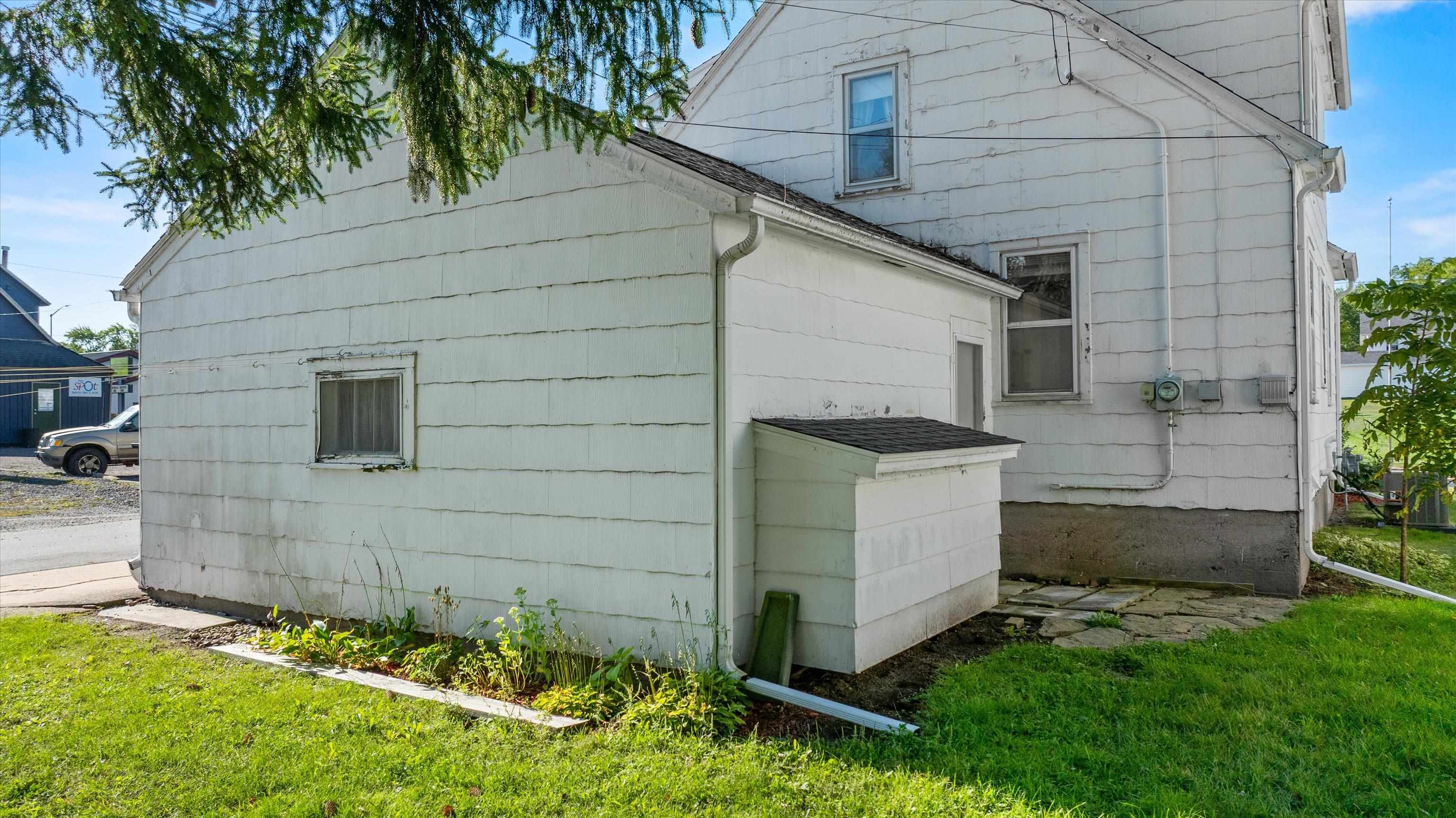 109 W DOEGE STREET, Marshfield, Wisconsin 54449, 4 Bedrooms Bedrooms, ,1 BathroomBathrooms,Residential,For Sale,109 W DOEGE STREET,22604632