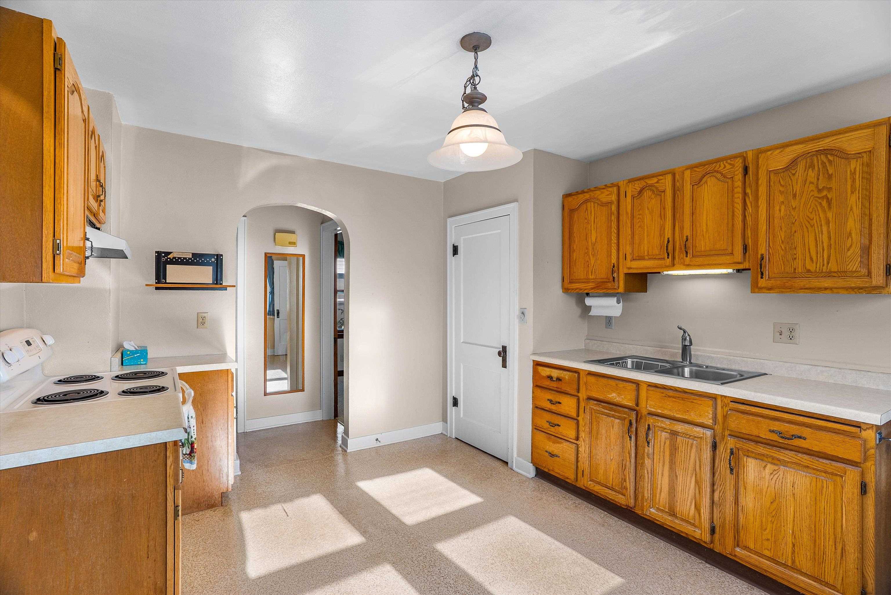 109 W DOEGE STREET, Marshfield, Wisconsin 54449, 4 Bedrooms Bedrooms, ,1 BathroomBathrooms,Residential,For Sale,109 W DOEGE STREET,22604632