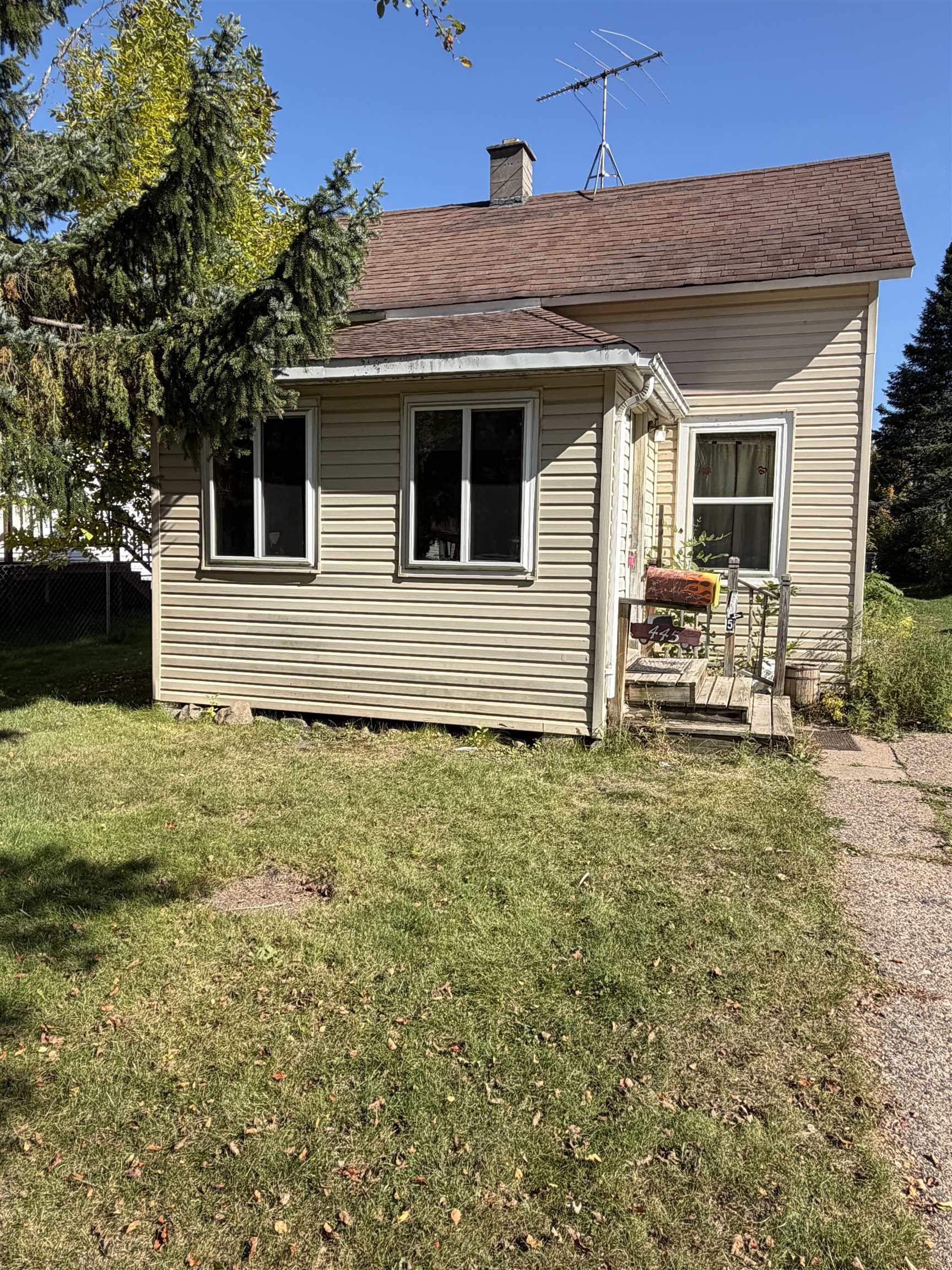 445 S AVON AVENUE, Phillips, Wisconsin 54555, 3 Bedrooms Bedrooms, ,1 BathroomBathrooms,Residential,For Sale,445 S AVON AVENUE,22604633