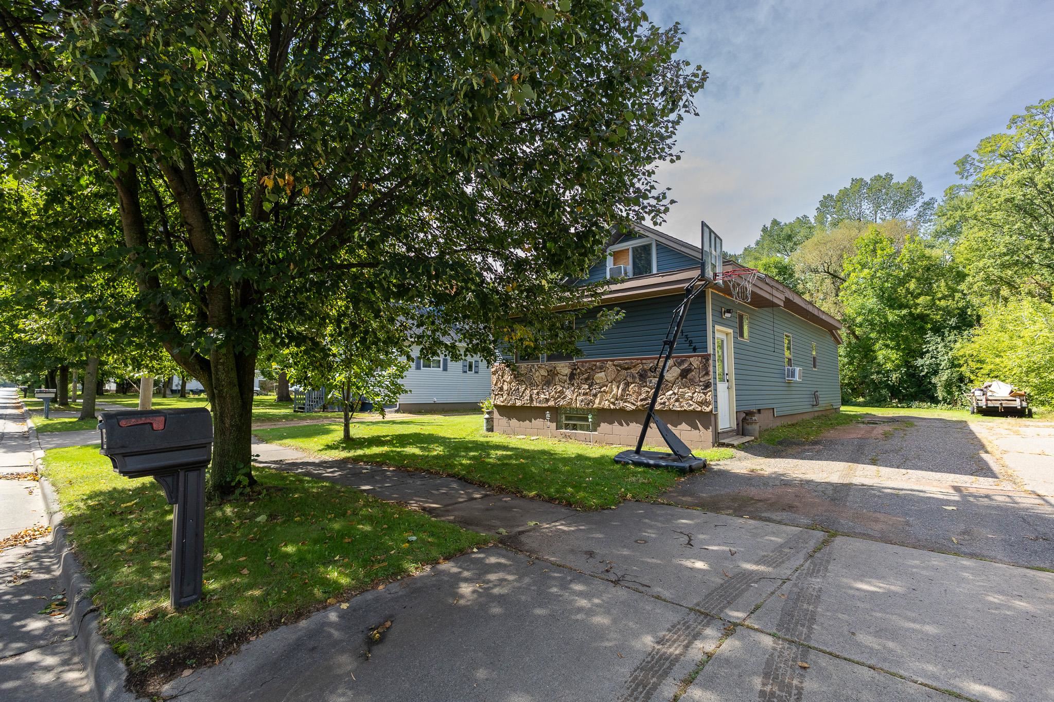 1324 S 3RD AVENUE, Wausau, Wisconsin 54401, 3 Bedrooms Bedrooms, ,1 BathroomBathrooms,Residential,For Sale,1324 S 3RD AVENUE,22604634