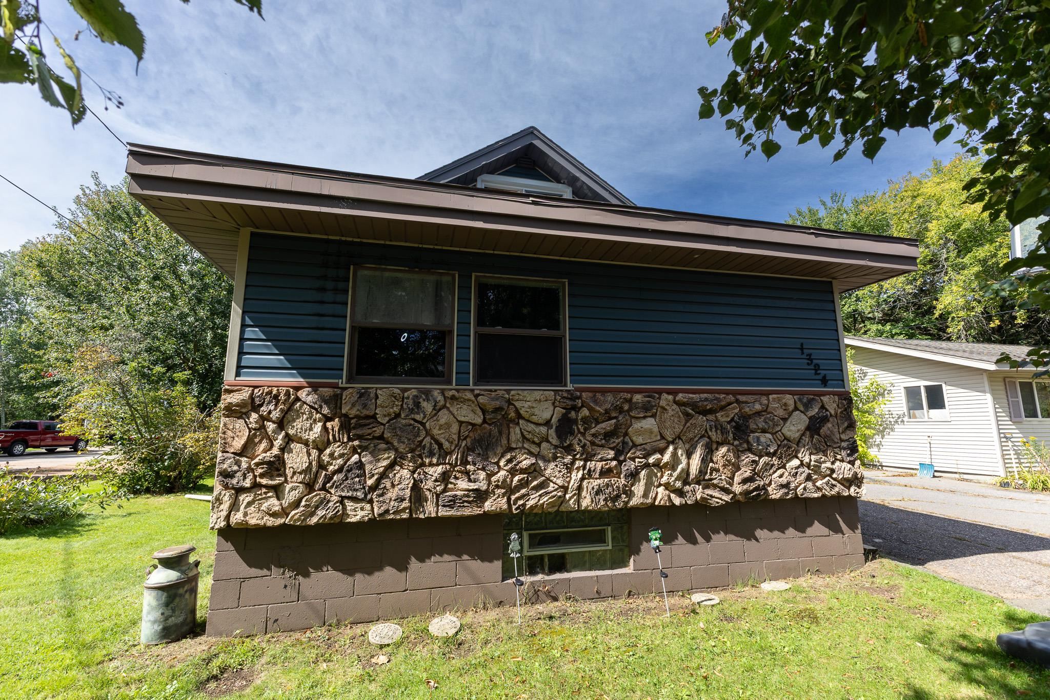 1324 S 3RD AVENUE, Wausau, Wisconsin 54401, 3 Bedrooms Bedrooms, ,1 BathroomBathrooms,Residential,For Sale,1324 S 3RD AVENUE,22604634