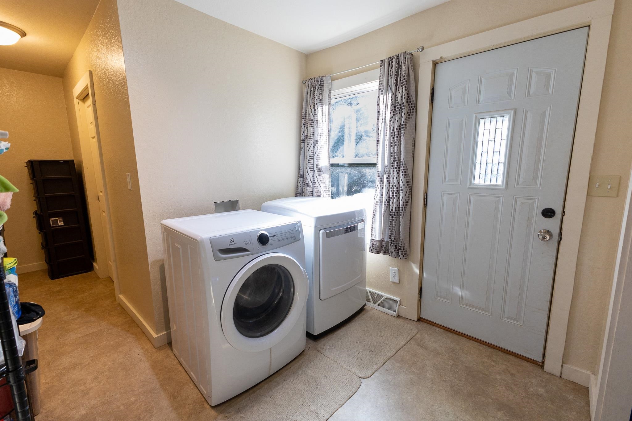 1324 S 3RD AVENUE, Wausau, Wisconsin 54401, 3 Bedrooms Bedrooms, ,1 BathroomBathrooms,Residential,For Sale,1324 S 3RD AVENUE,22604634