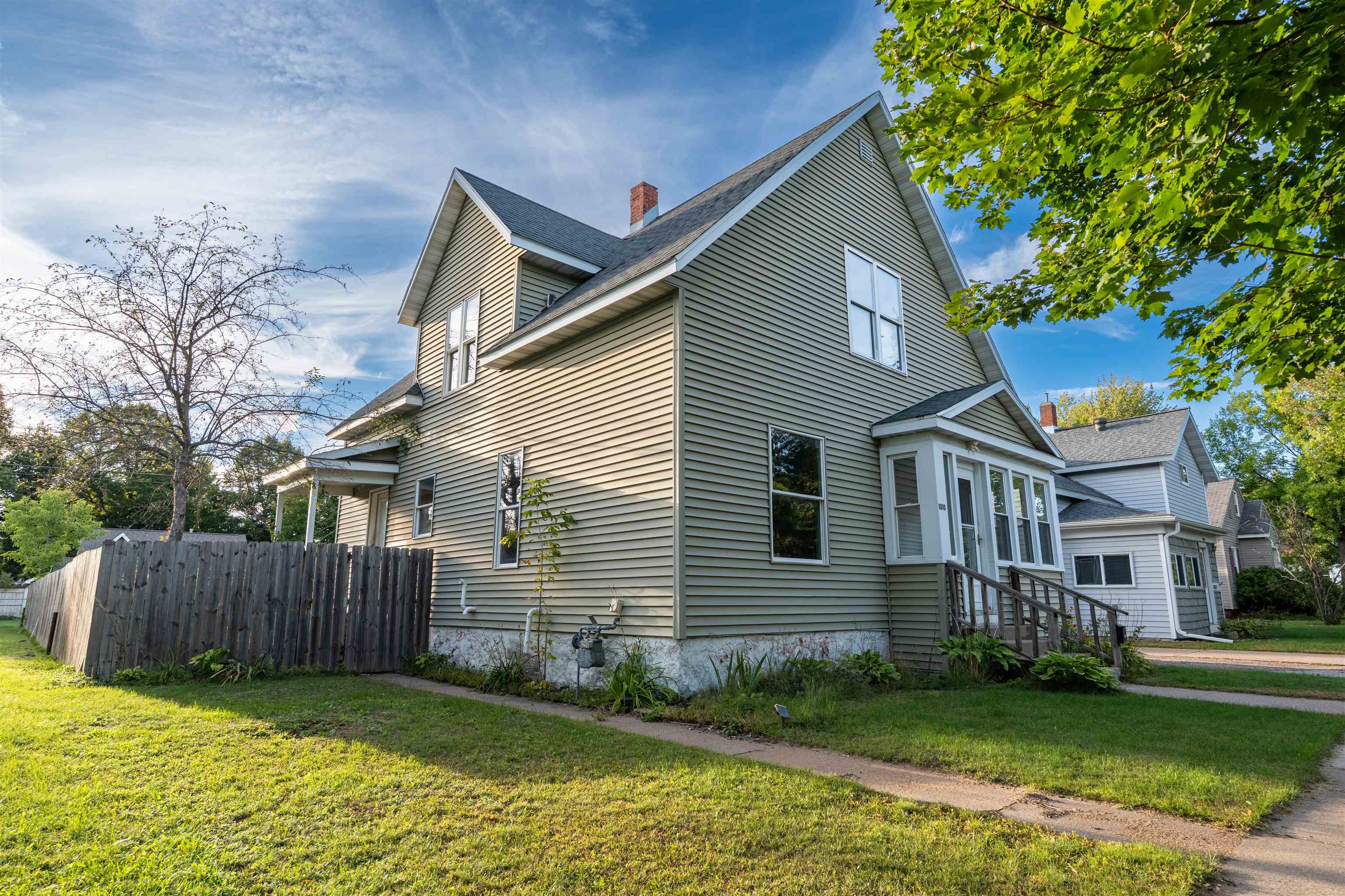 1010 S 7TH AVENUE, Wausau, Wisconsin 54401, 5 Bedrooms Bedrooms, ,2 BathroomsBathrooms,Residential,For Sale,1010 S 7TH AVENUE,22604640