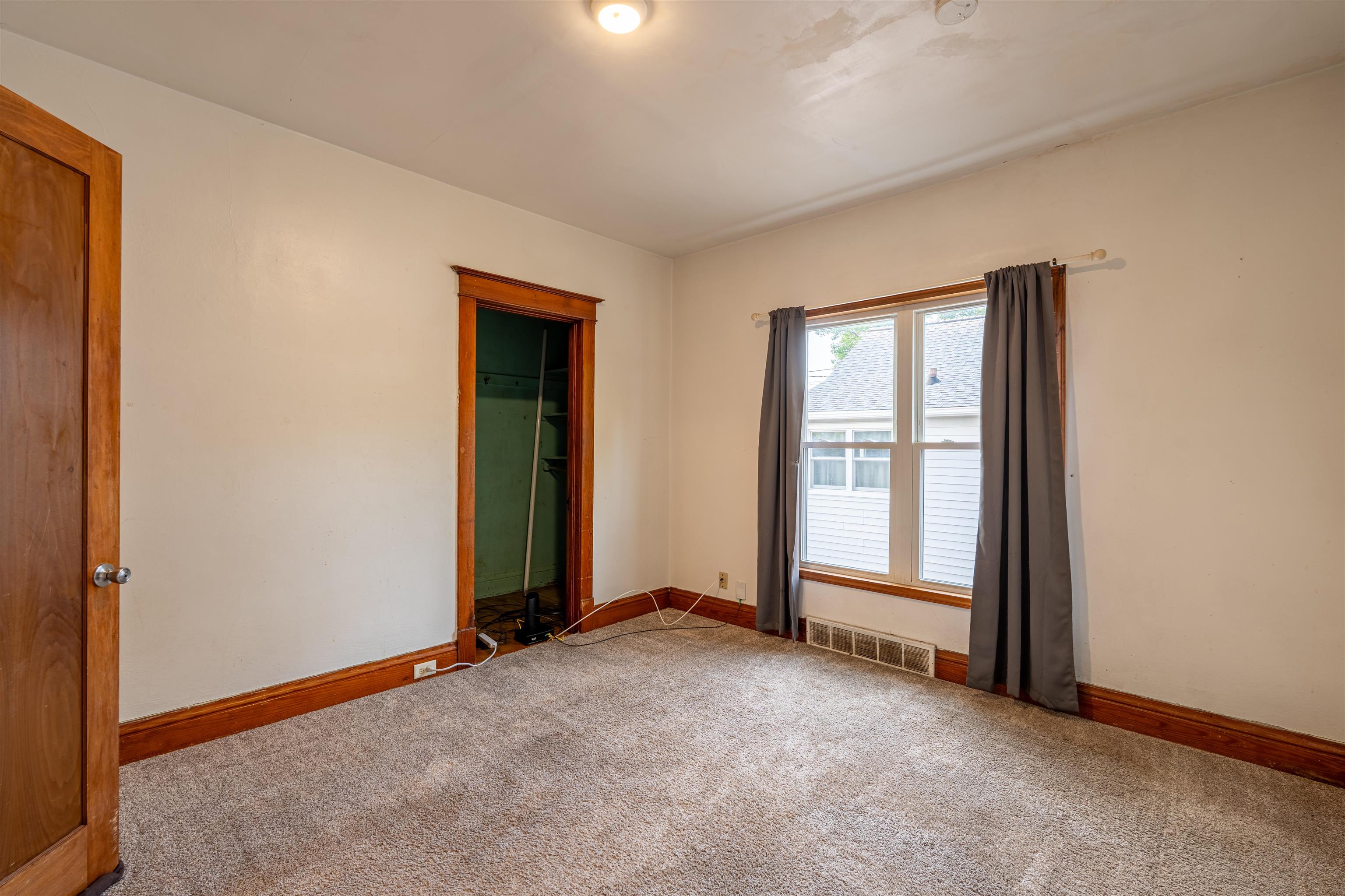 1010 S 7TH AVENUE, Wausau, Wisconsin 54401, 5 Bedrooms Bedrooms, ,2 BathroomsBathrooms,Residential,For Sale,1010 S 7TH AVENUE,22604640