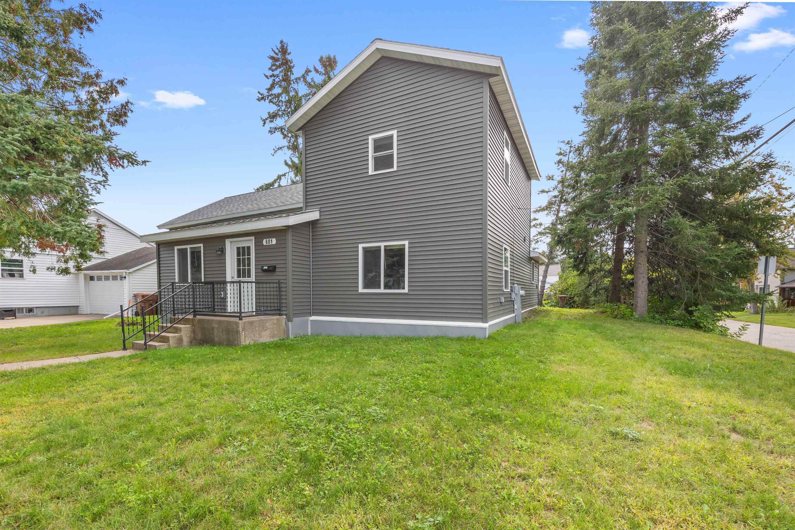 601 FIFTH AVENUE, Stevens Point, Wisconsin 54481, 2 Bedrooms Bedrooms, ,1 BathroomBathrooms,Residential,For Sale,601 FIFTH AVENUE,22604646