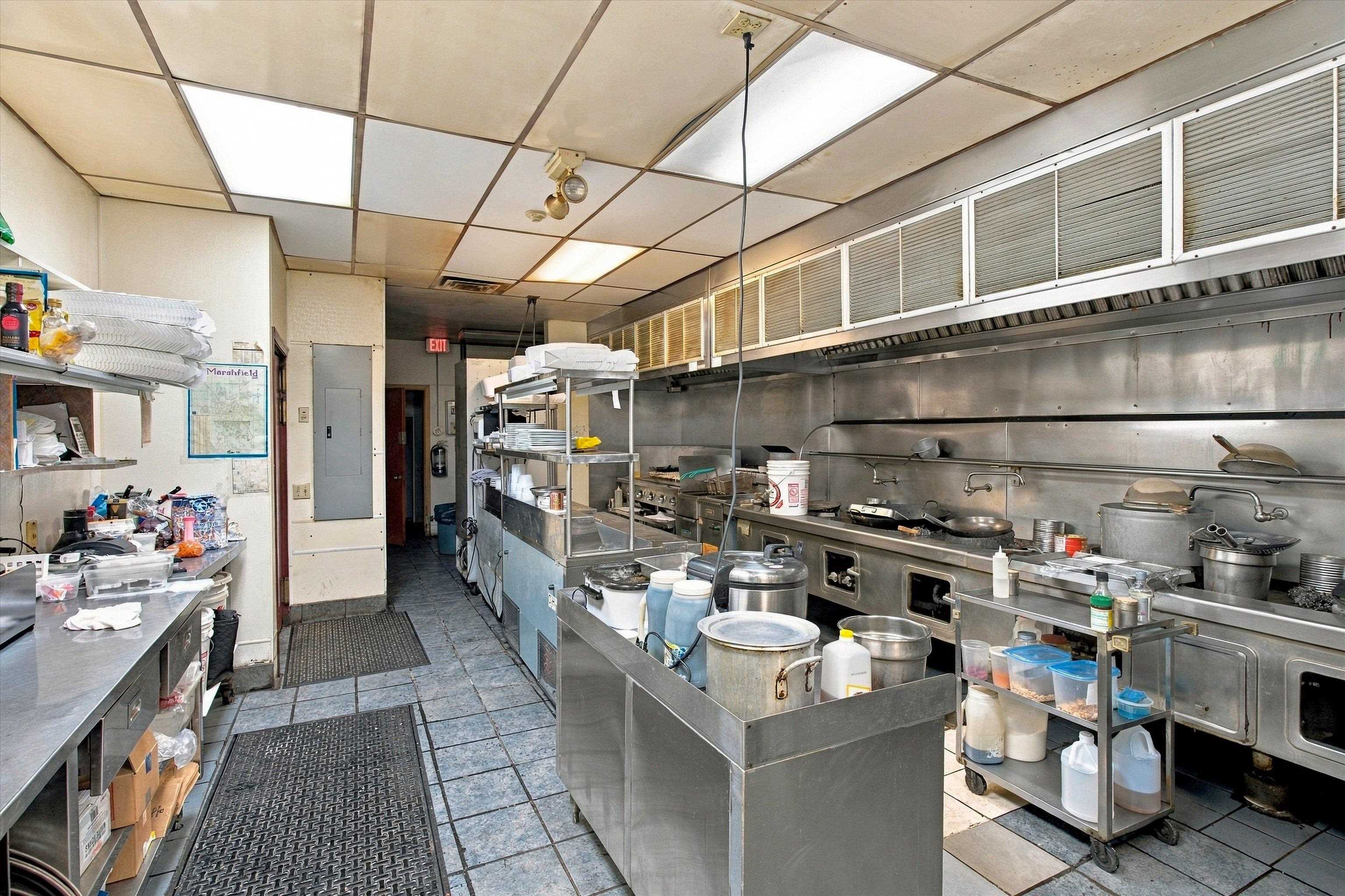 227 S CENTRAL AVENUE, Marshfield, Wisconsin 54449, ,Commercial/industrial,For Sale,227 S CENTRAL AVENUE,22604654