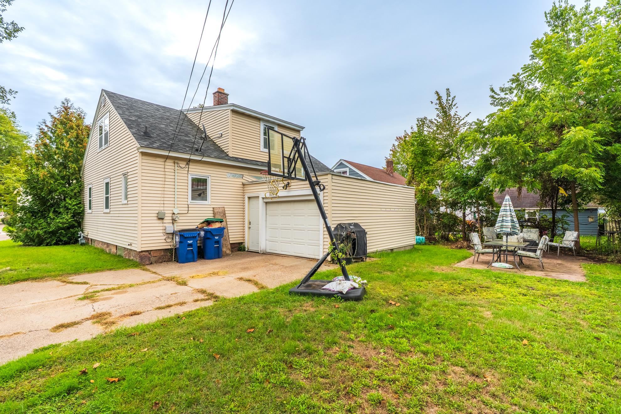 924 N 4TH AVENUE, Wausau, Wisconsin 54401, 4 Bedrooms Bedrooms, ,1 BathroomBathrooms,Residential,For Sale,924 N 4TH AVENUE,22604657