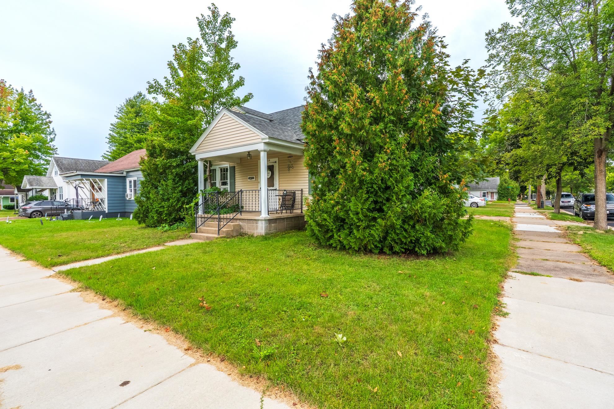 924 N 4TH AVENUE, Wausau, Wisconsin 54401, 4 Bedrooms Bedrooms, ,1 BathroomBathrooms,Residential,For Sale,924 N 4TH AVENUE,22604657
