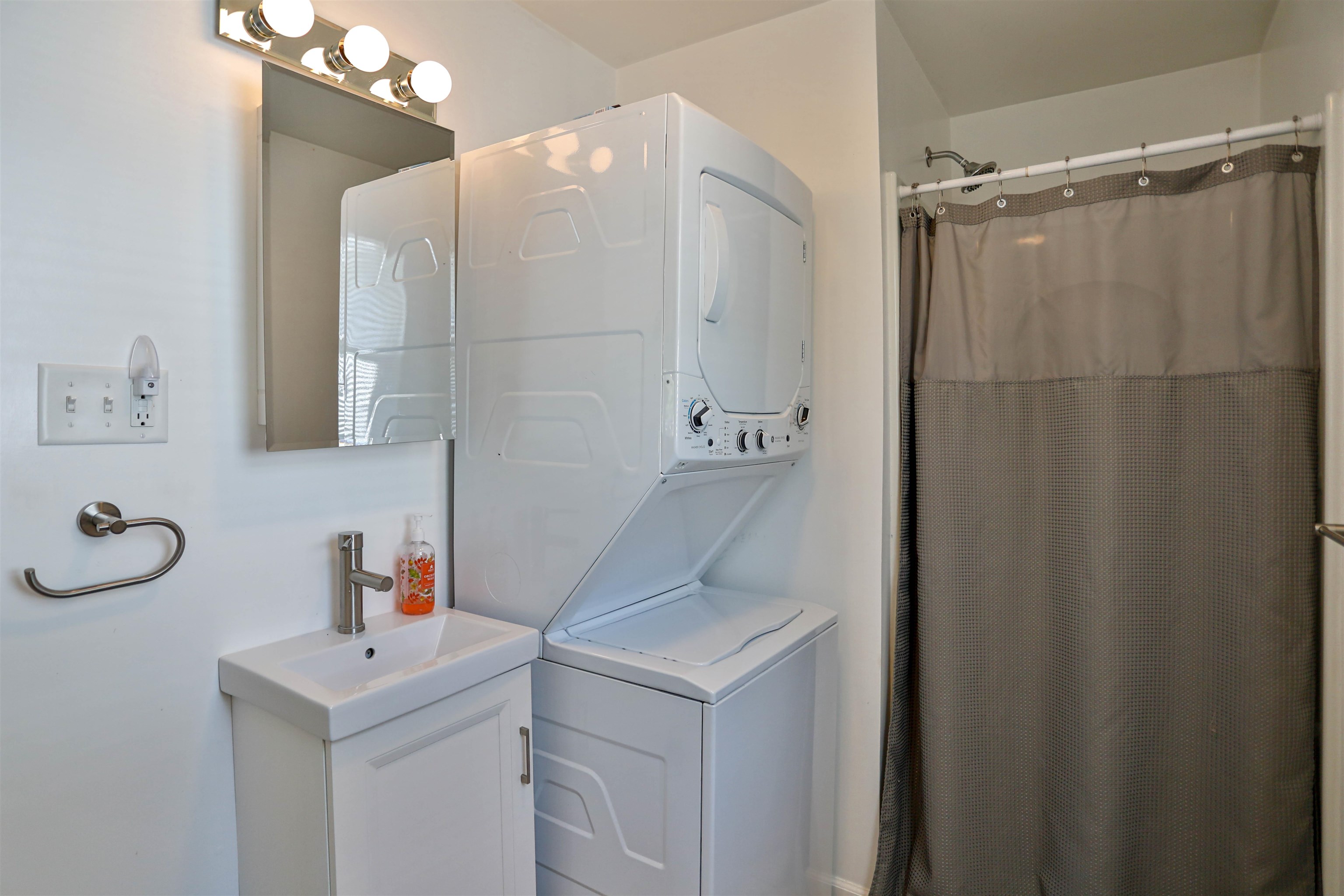 111 SCHMIDT AVENUE, Rothschild, Wisconsin 54474, 1 Bedroom Bedrooms, ,1 BathroomBathrooms,Residential,For Sale,111 SCHMIDT AVENUE,22604680