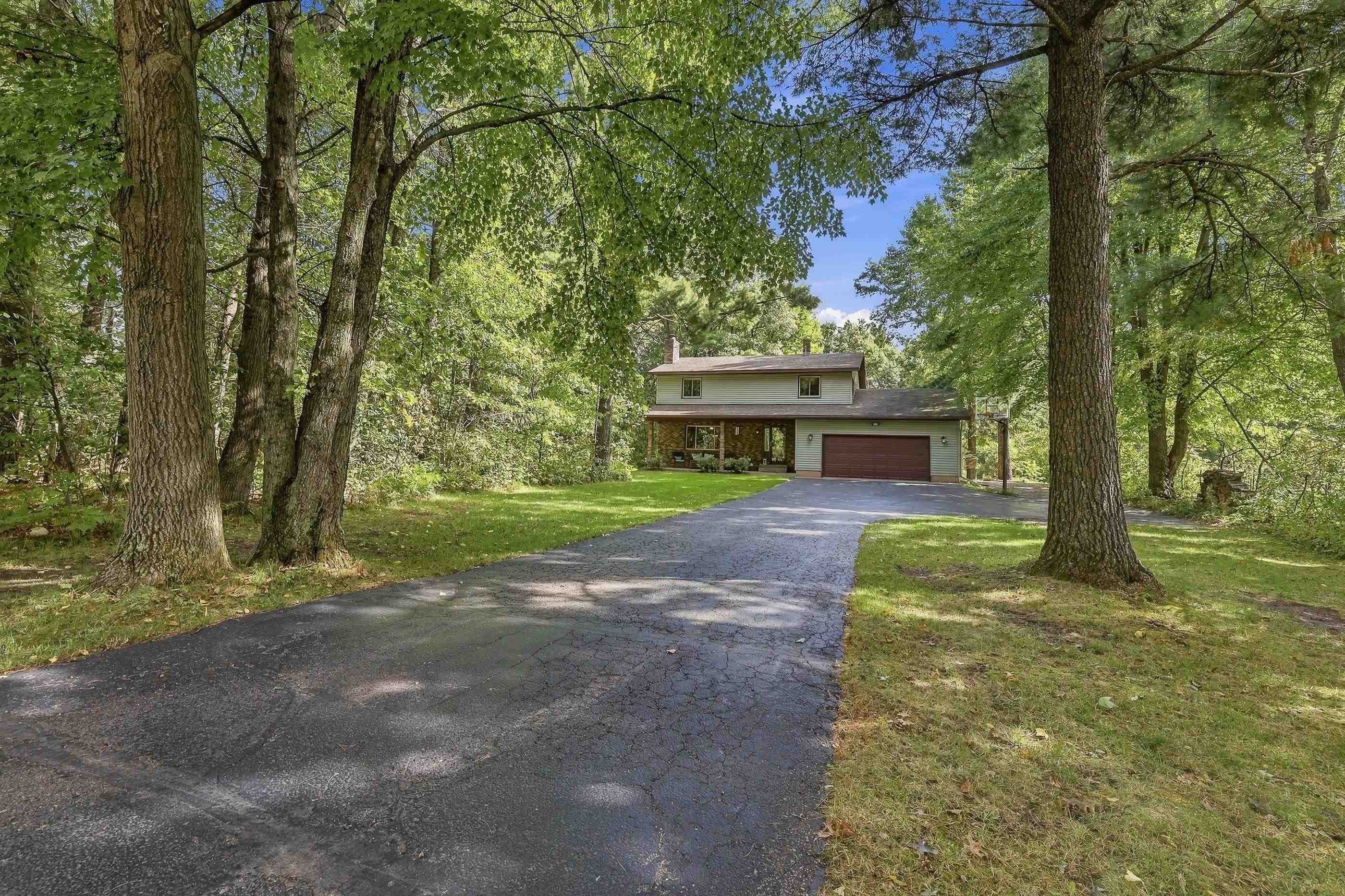 1603 MEADOW VIEW LANE, Stevens Point, Wisconsin 54482, 4 Bedrooms Bedrooms, ,2 BathroomsBathrooms,Residential,For Sale,1603 MEADOW VIEW LANE,22604689