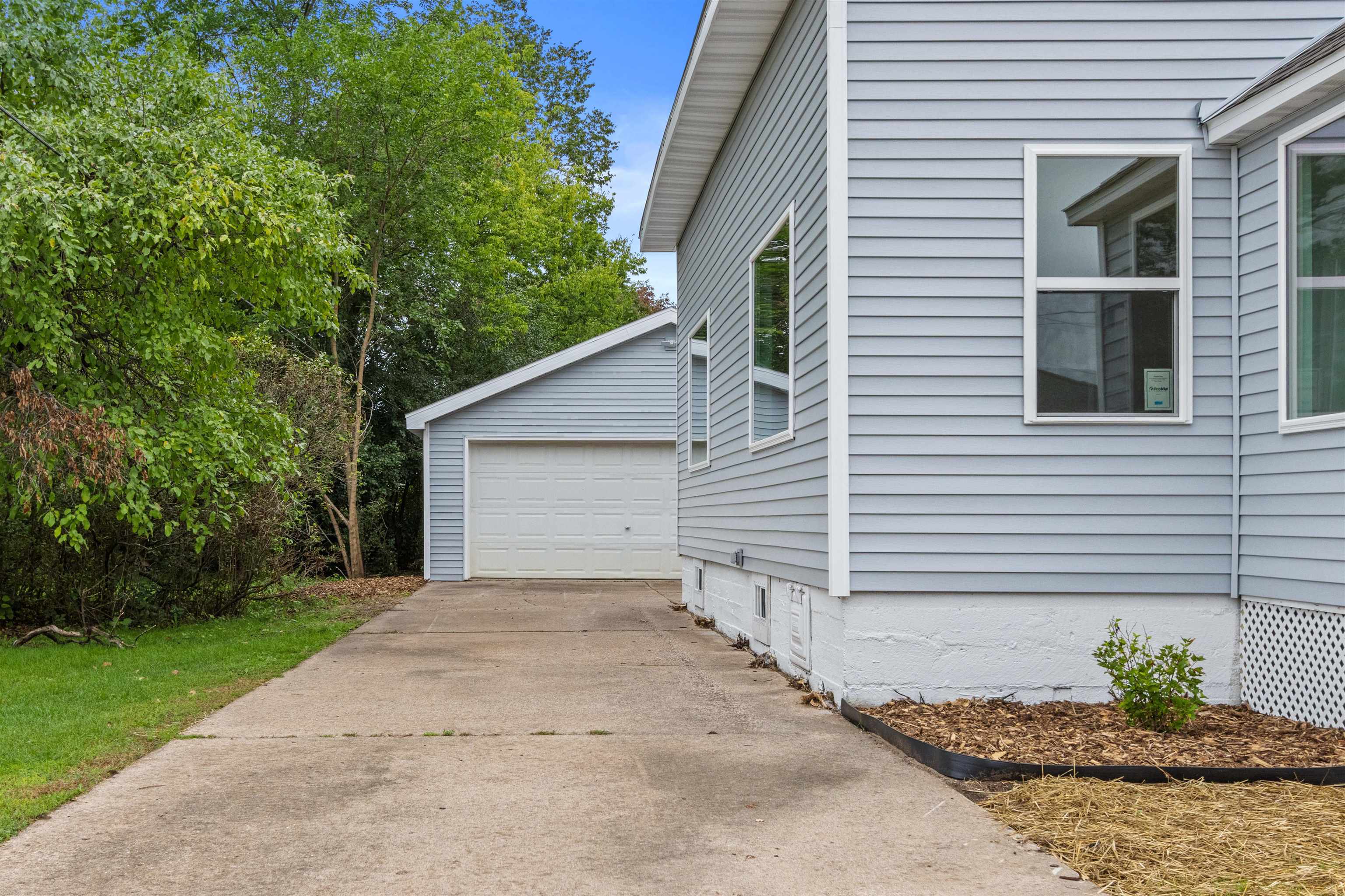131 12TH STREET NORTH, Wisconsin Rapids, Wisconsin 54494, 3 Bedrooms Bedrooms, ,1 BathroomBathrooms,Residential,For Sale,131 12TH STREET NORTH,22604693