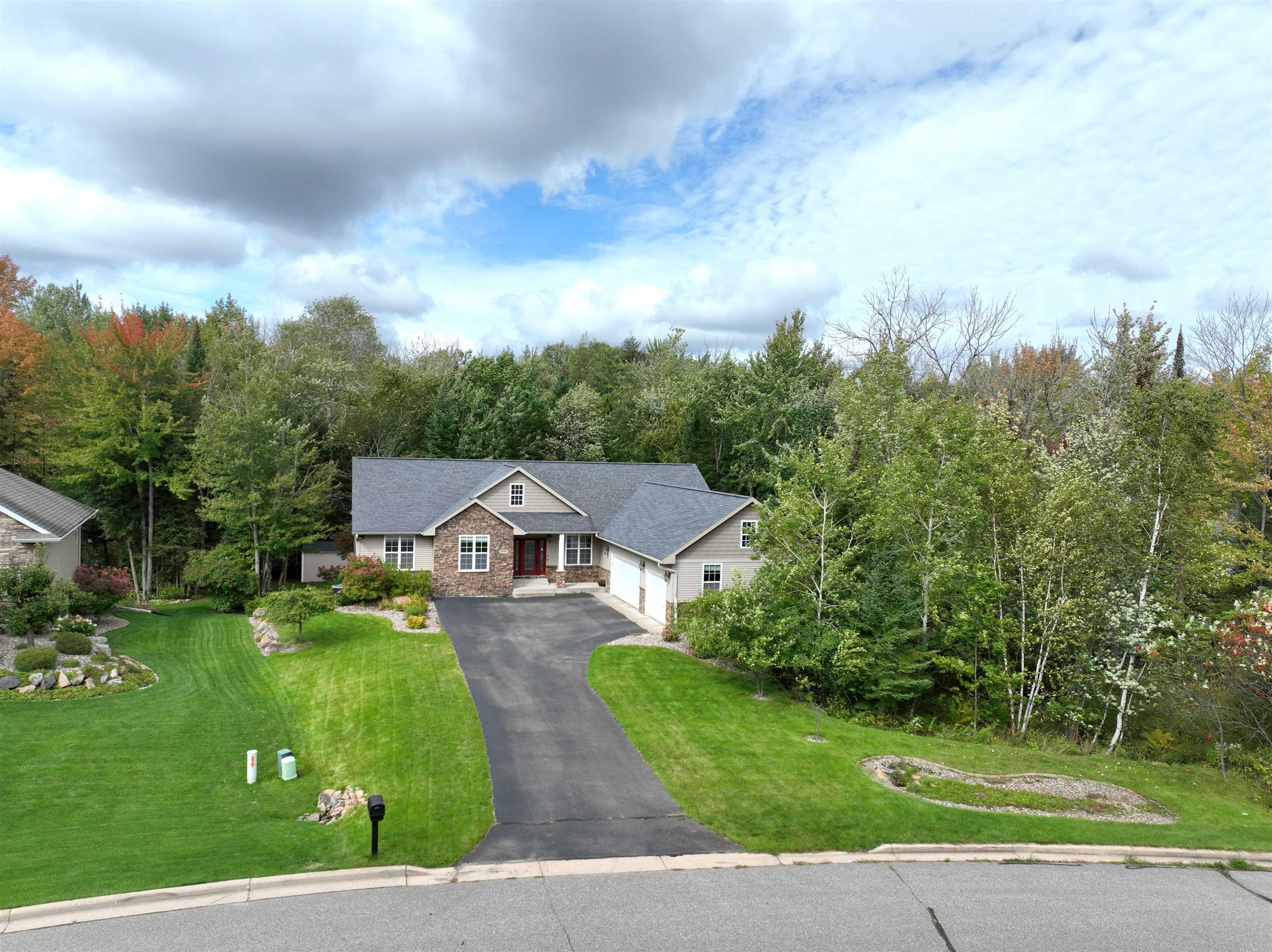 9602 HERITAGE HILLS DRIVE, Weston, Wisconsin 54476, 5 Bedrooms Bedrooms, ,3 BathroomsBathrooms,Residential,For Sale,9602 HERITAGE HILLS DRIVE,22604707