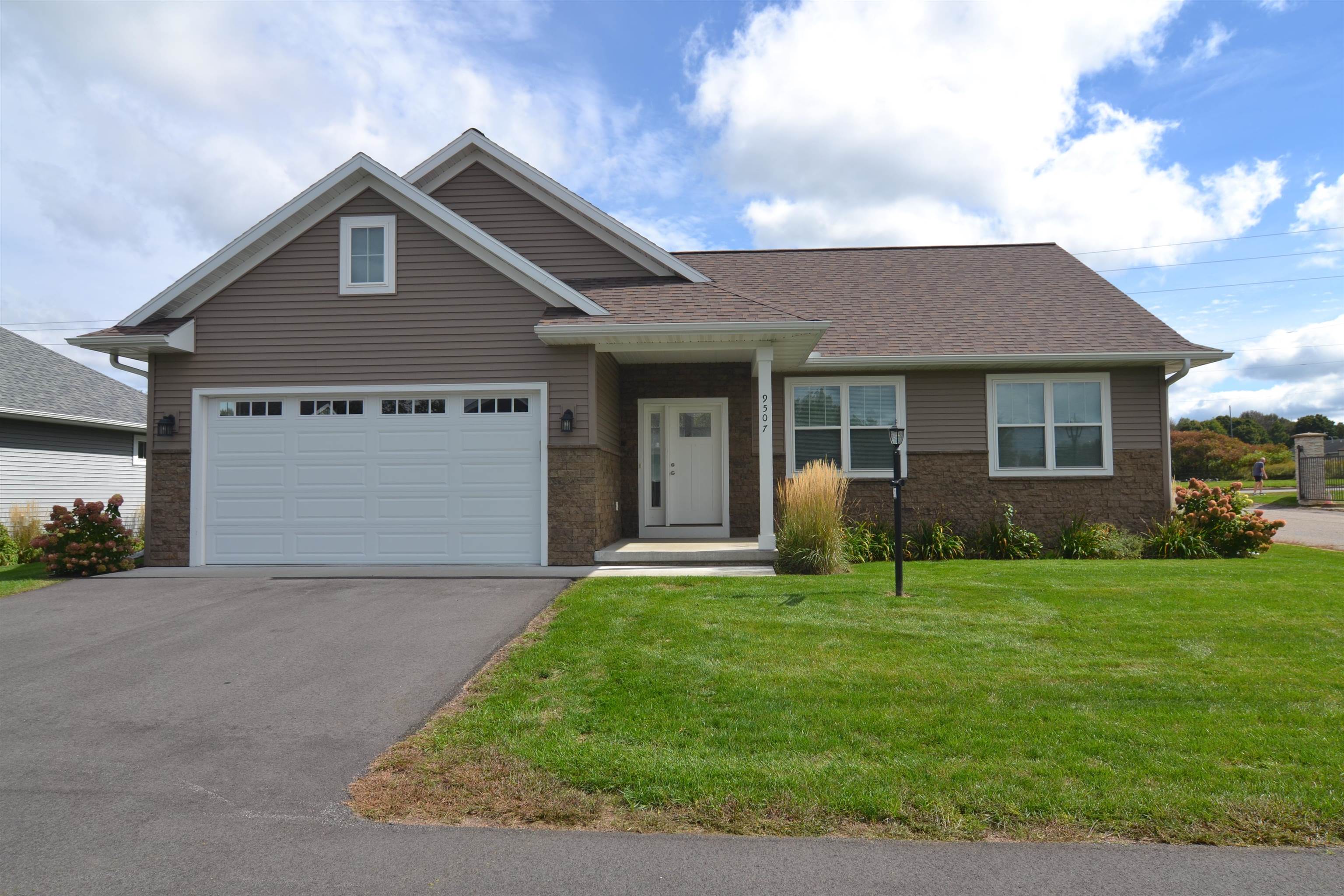 9507 EXCALIBUR DRIVE, Weston, Wisconsin 54476, 3 Bedrooms Bedrooms, ,2 BathroomsBathrooms,Residential,For Sale,9507 EXCALIBUR DRIVE,22604708