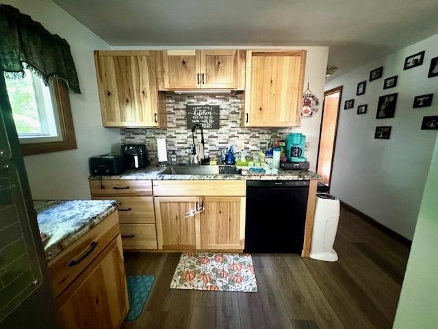 205081 DRAKE AVENUE, Marshfield, Wisconsin 54449, 3 Bedrooms Bedrooms, ,1 BathroomBathrooms,Residential,For Sale,205081 DRAKE AVENUE,22604711