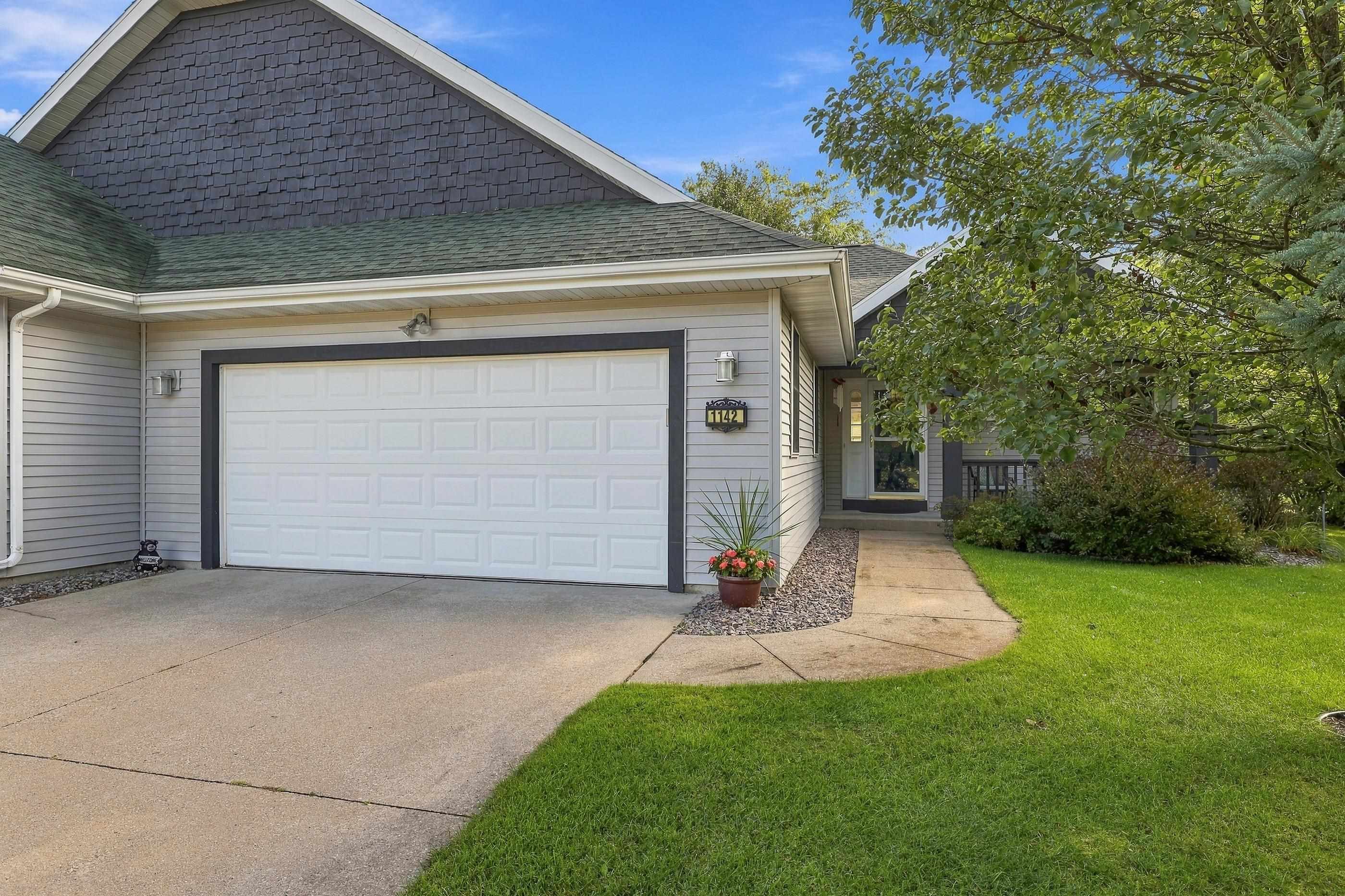 1142 HEARTHSTONE PLACE, Plover, Wisconsin 54467, 2 Bedrooms Bedrooms, ,2 BathroomsBathrooms,Residential,For Sale,1142 HEARTHSTONE PLACE,22604713