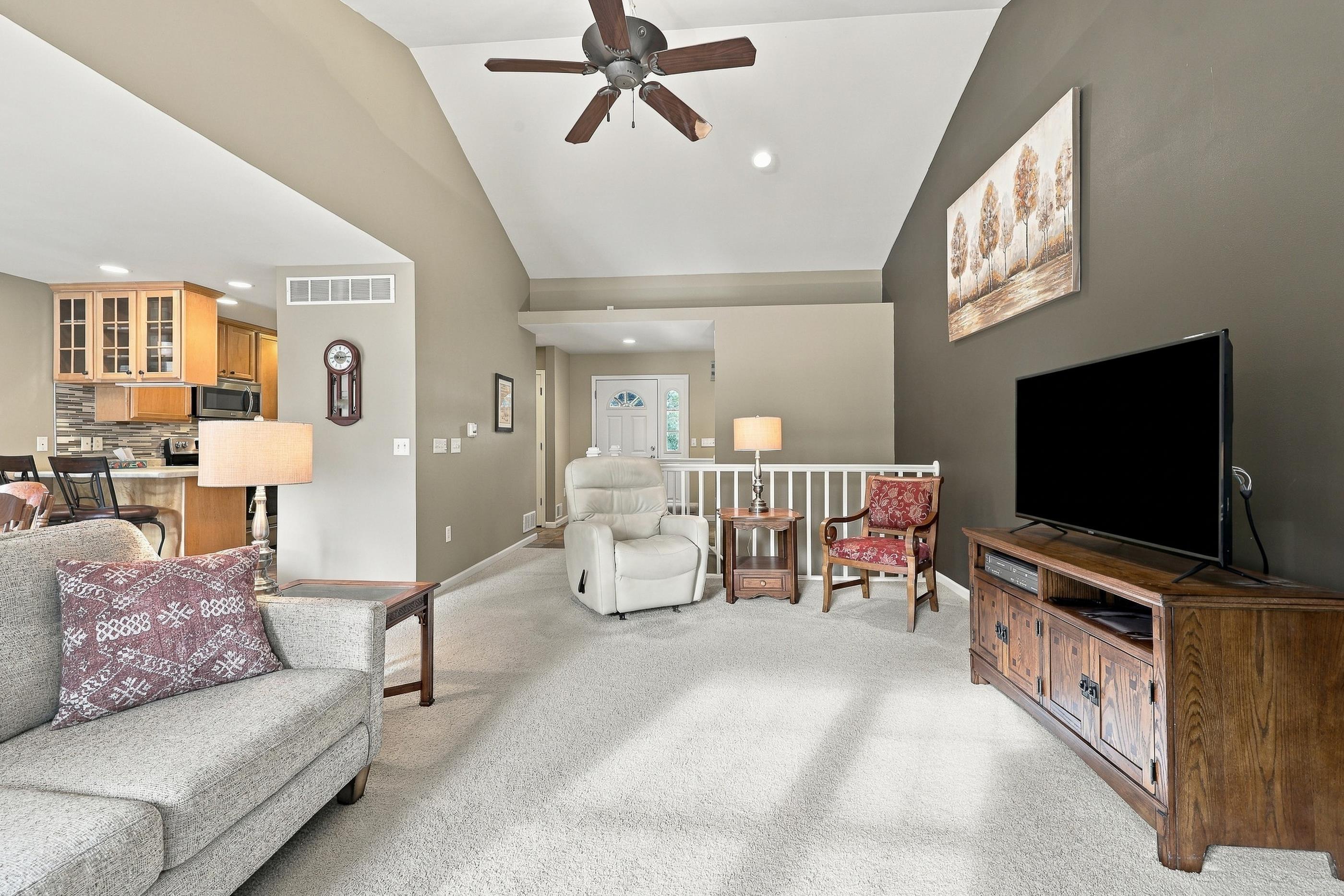 1142 HEARTHSTONE PLACE, Plover, Wisconsin 54467, 2 Bedrooms Bedrooms, ,2 BathroomsBathrooms,Residential,For Sale,1142 HEARTHSTONE PLACE,22604713