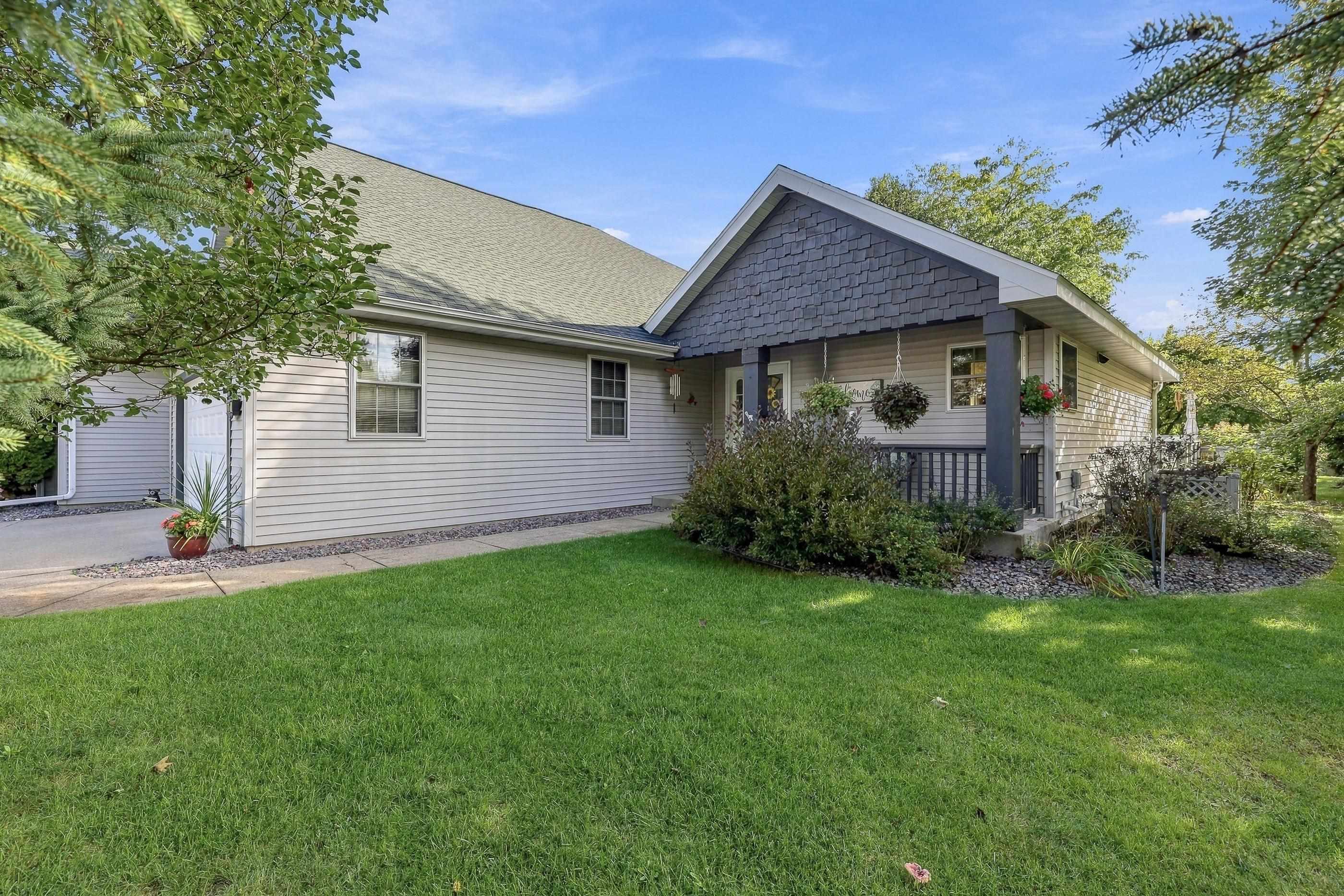 1142 HEARTHSTONE PLACE, Plover, Wisconsin 54467, 2 Bedrooms Bedrooms, ,2 BathroomsBathrooms,Residential,For Sale,1142 HEARTHSTONE PLACE,22604713
