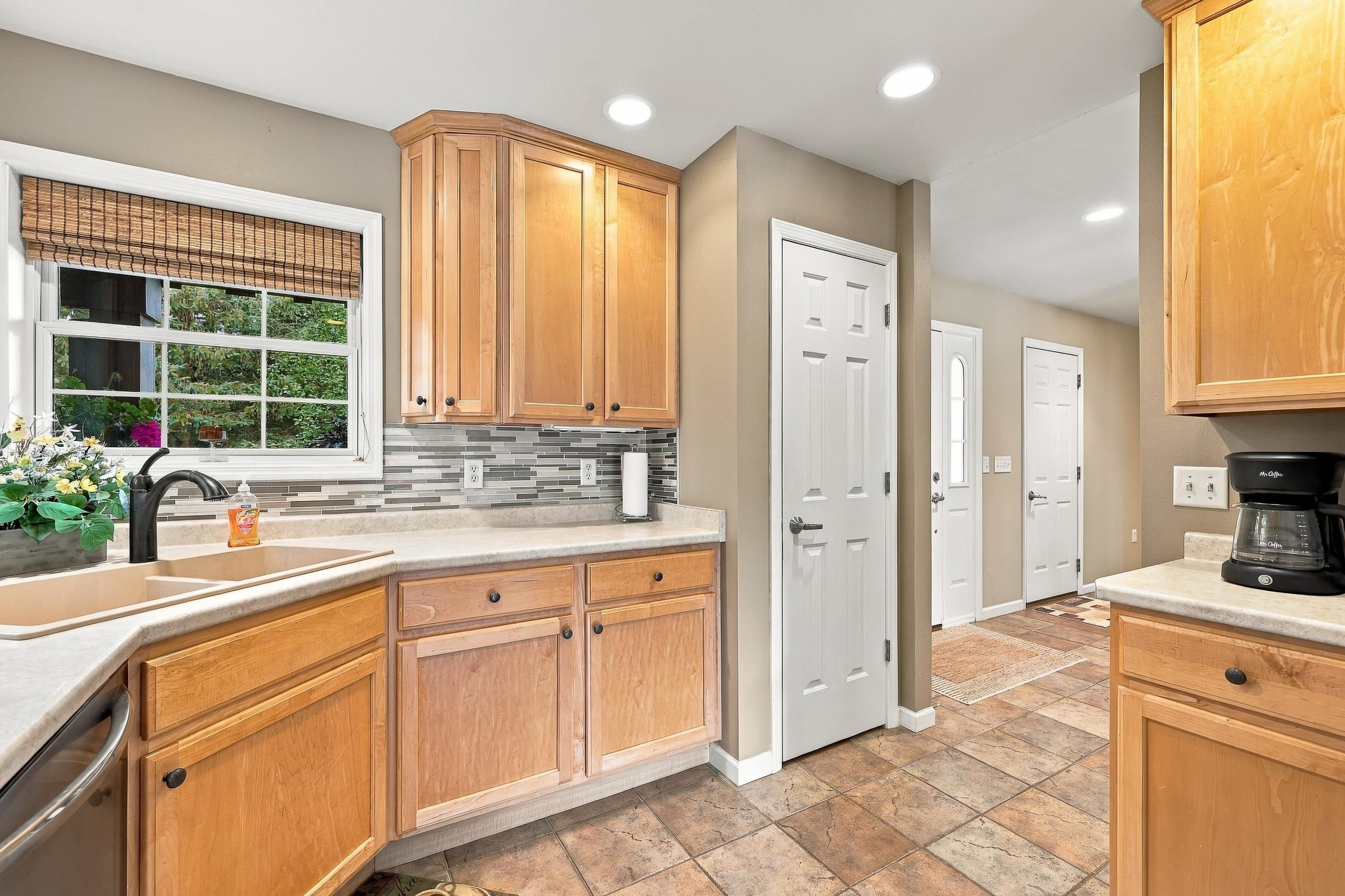 1142 HEARTHSTONE PLACE, Plover, Wisconsin 54467, 2 Bedrooms Bedrooms, ,2 BathroomsBathrooms,Residential,For Sale,1142 HEARTHSTONE PLACE,22604713
