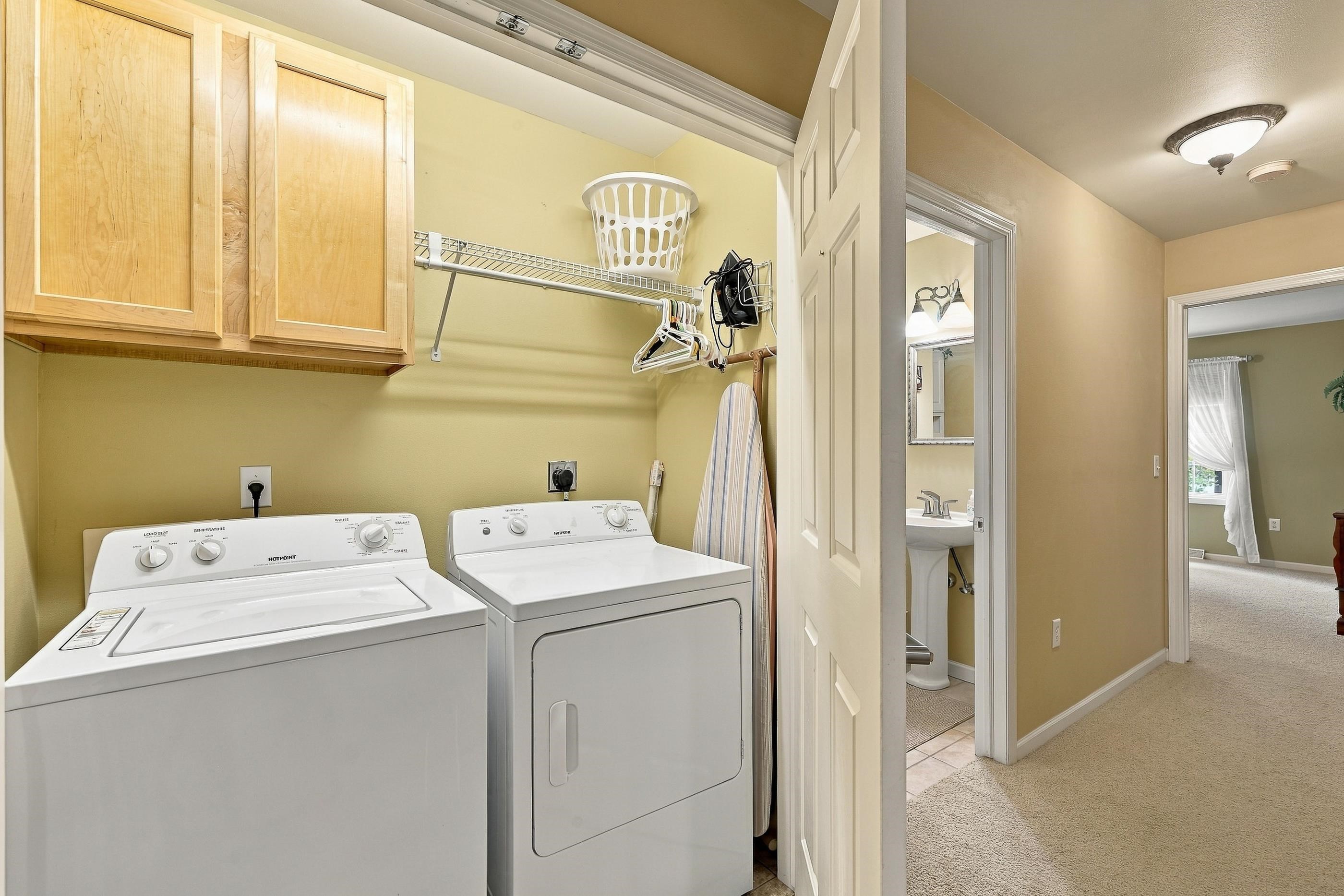 1142 HEARTHSTONE PLACE, Plover, Wisconsin 54467, 2 Bedrooms Bedrooms, ,2 BathroomsBathrooms,Residential,For Sale,1142 HEARTHSTONE PLACE,22604713