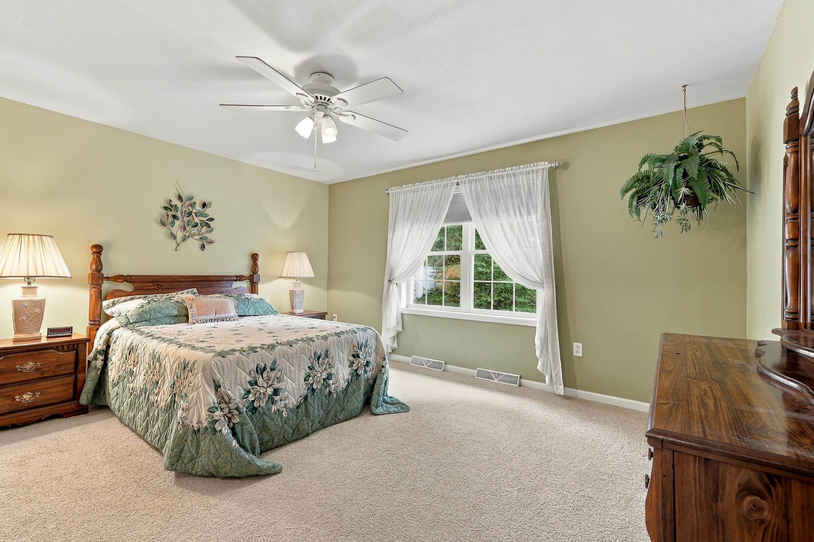 1142 HEARTHSTONE PLACE, Plover, Wisconsin 54467, 2 Bedrooms Bedrooms, ,2 BathroomsBathrooms,Residential,For Sale,1142 HEARTHSTONE PLACE,22604713